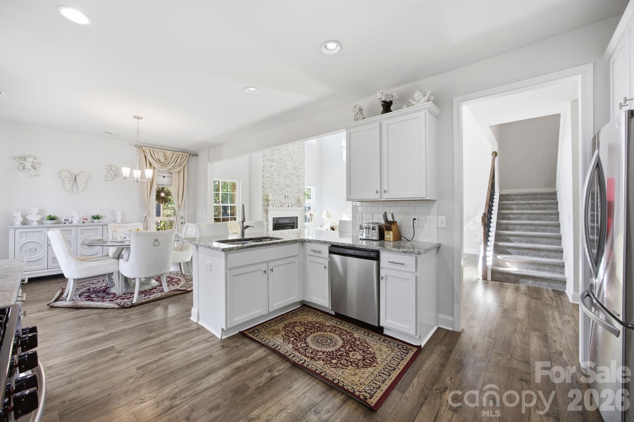 11836 Glenwood Drive — Locust