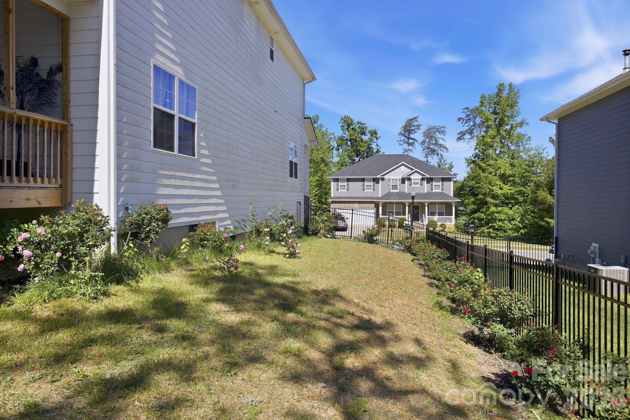 11836 Glenwood Drive — Locust