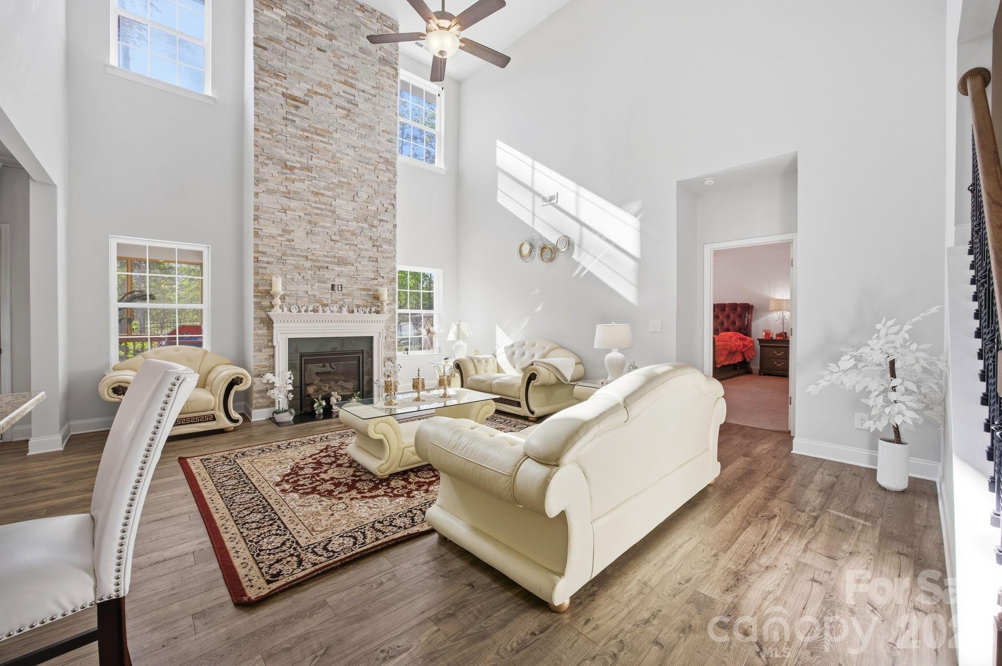 11836 Glenwood Drive — Locust