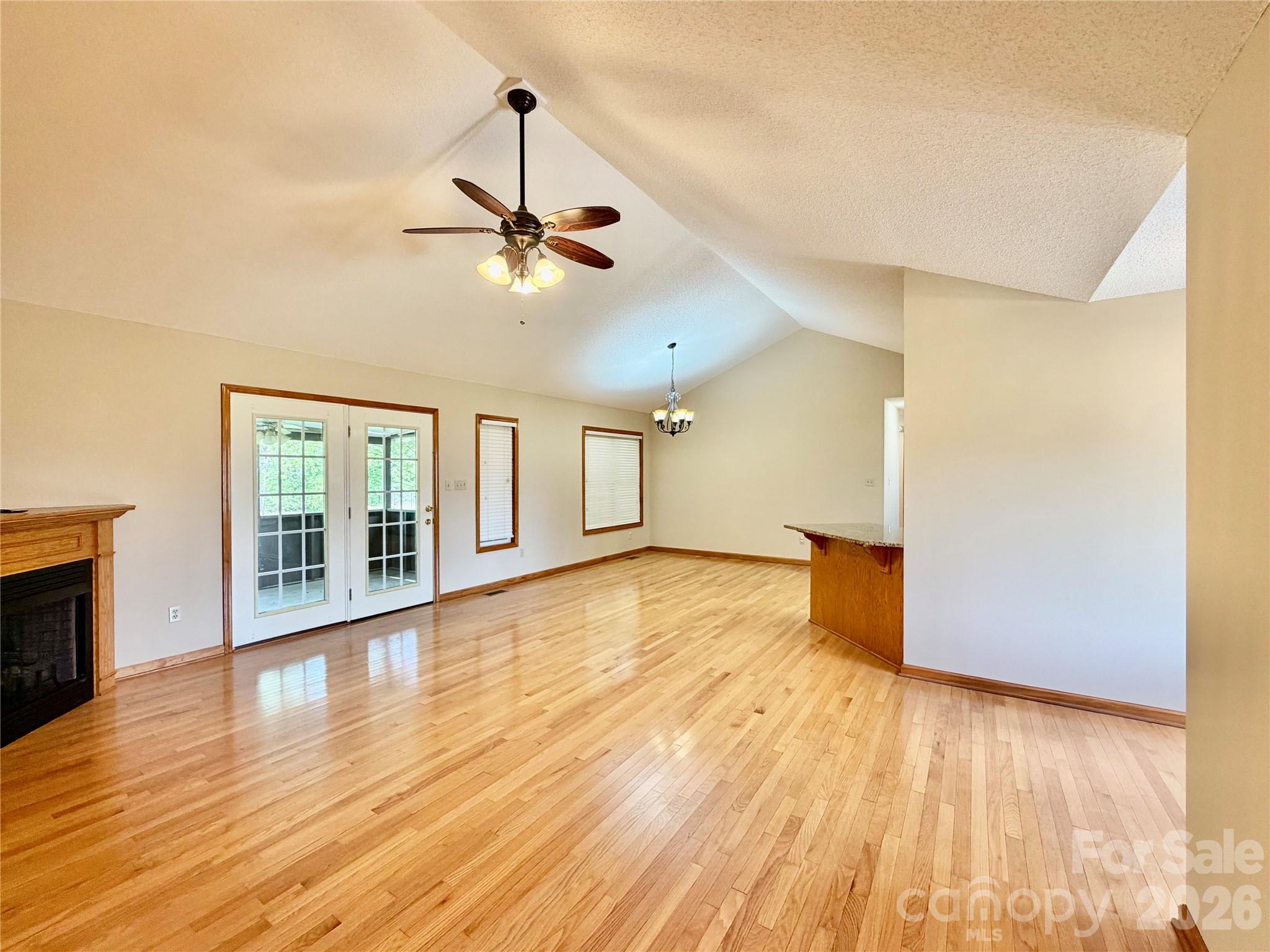 1070 Lucky Lane — Salisbury