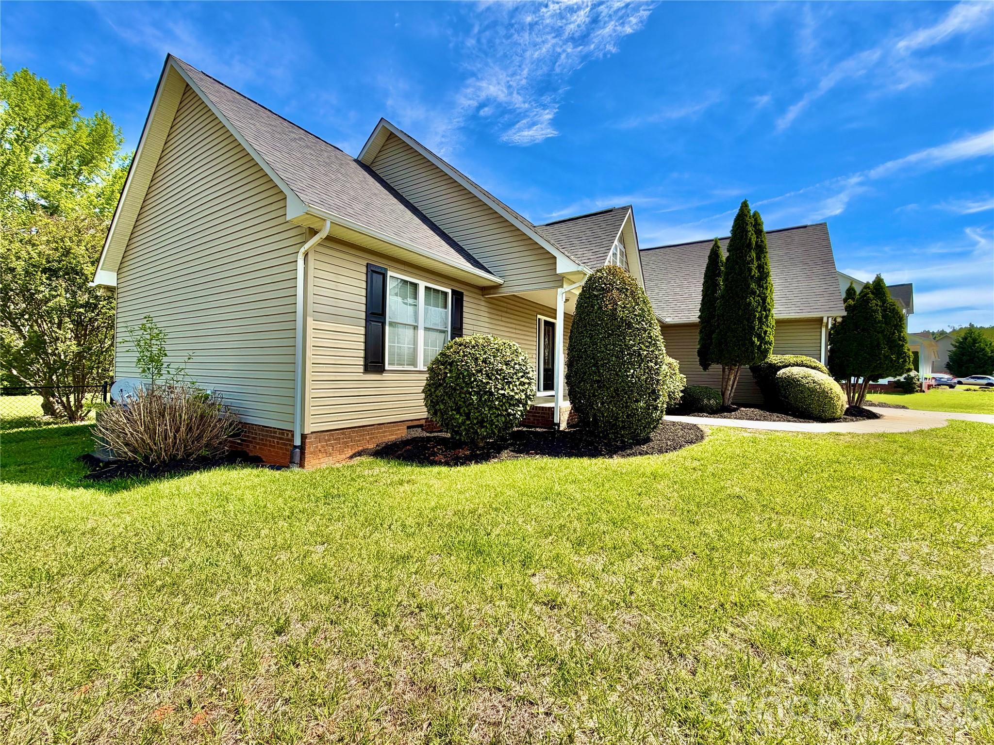 1070 Lucky Lane — Salisbury