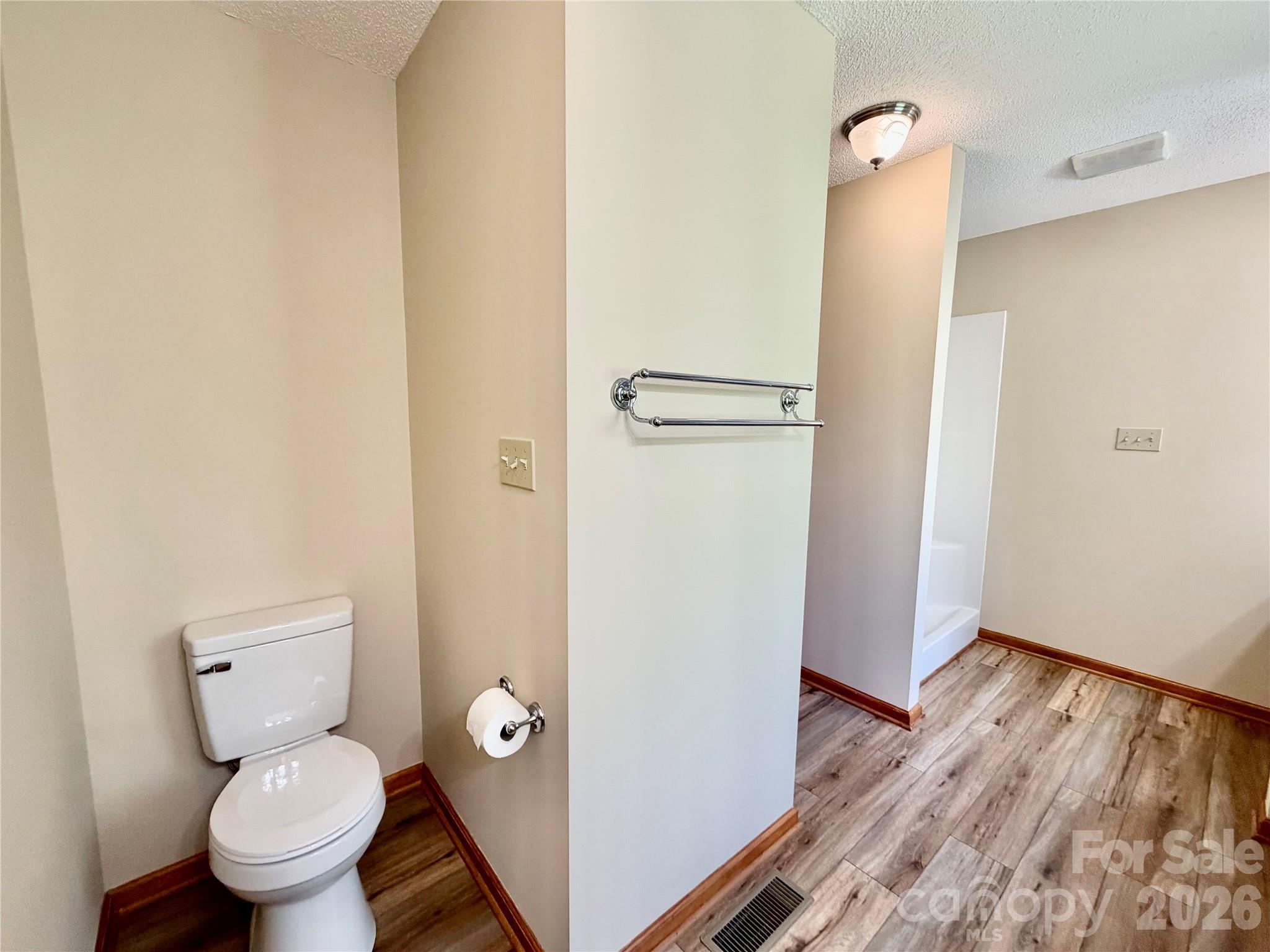 1070 Lucky Lane — Salisbury