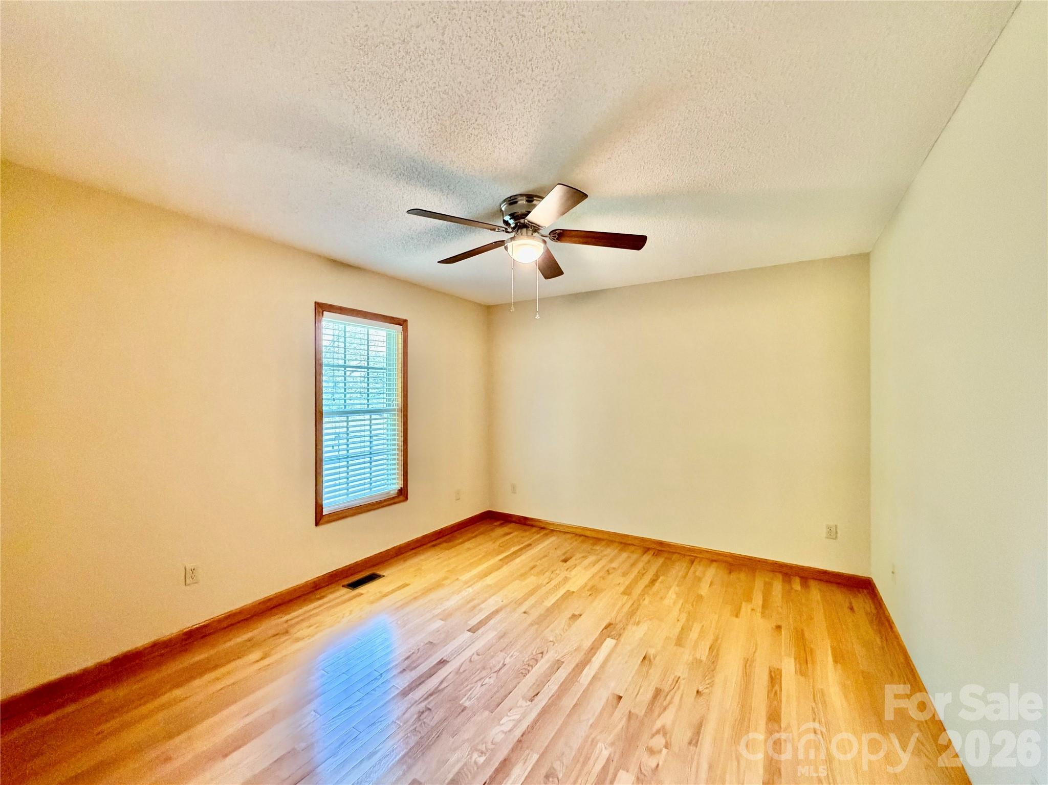 1070 Lucky Lane — Salisbury