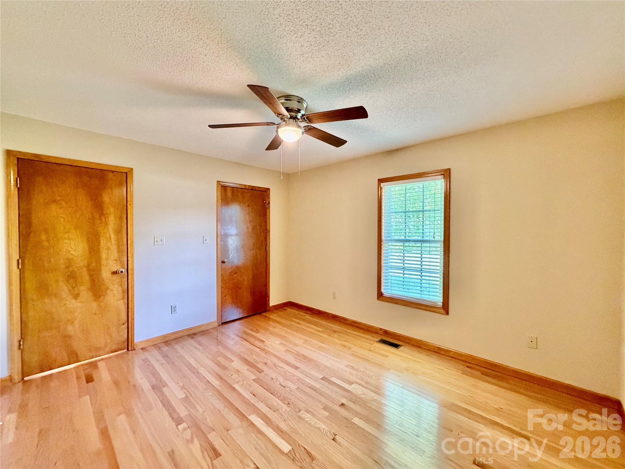 1070 Lucky Lane — Salisbury