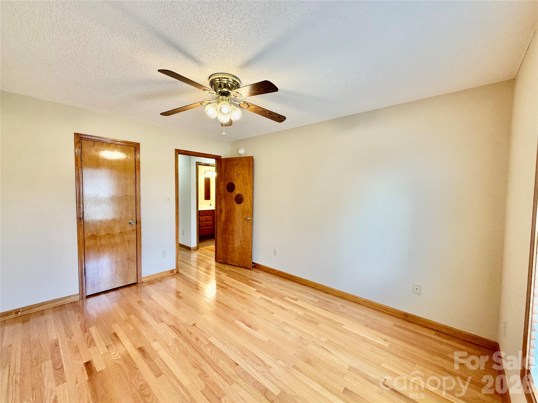 1070 Lucky Lane — Salisbury