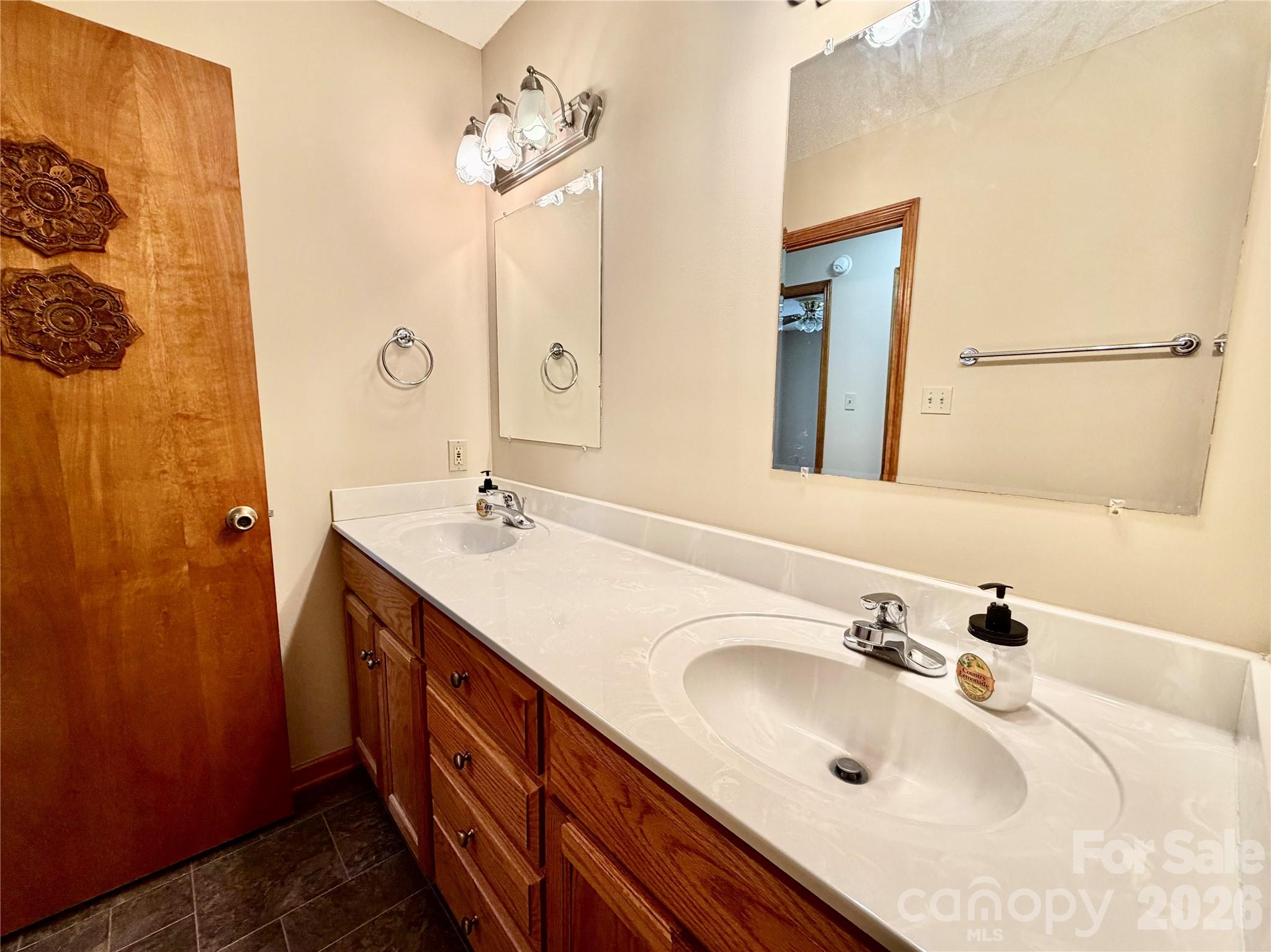 1070 Lucky Lane — Salisbury