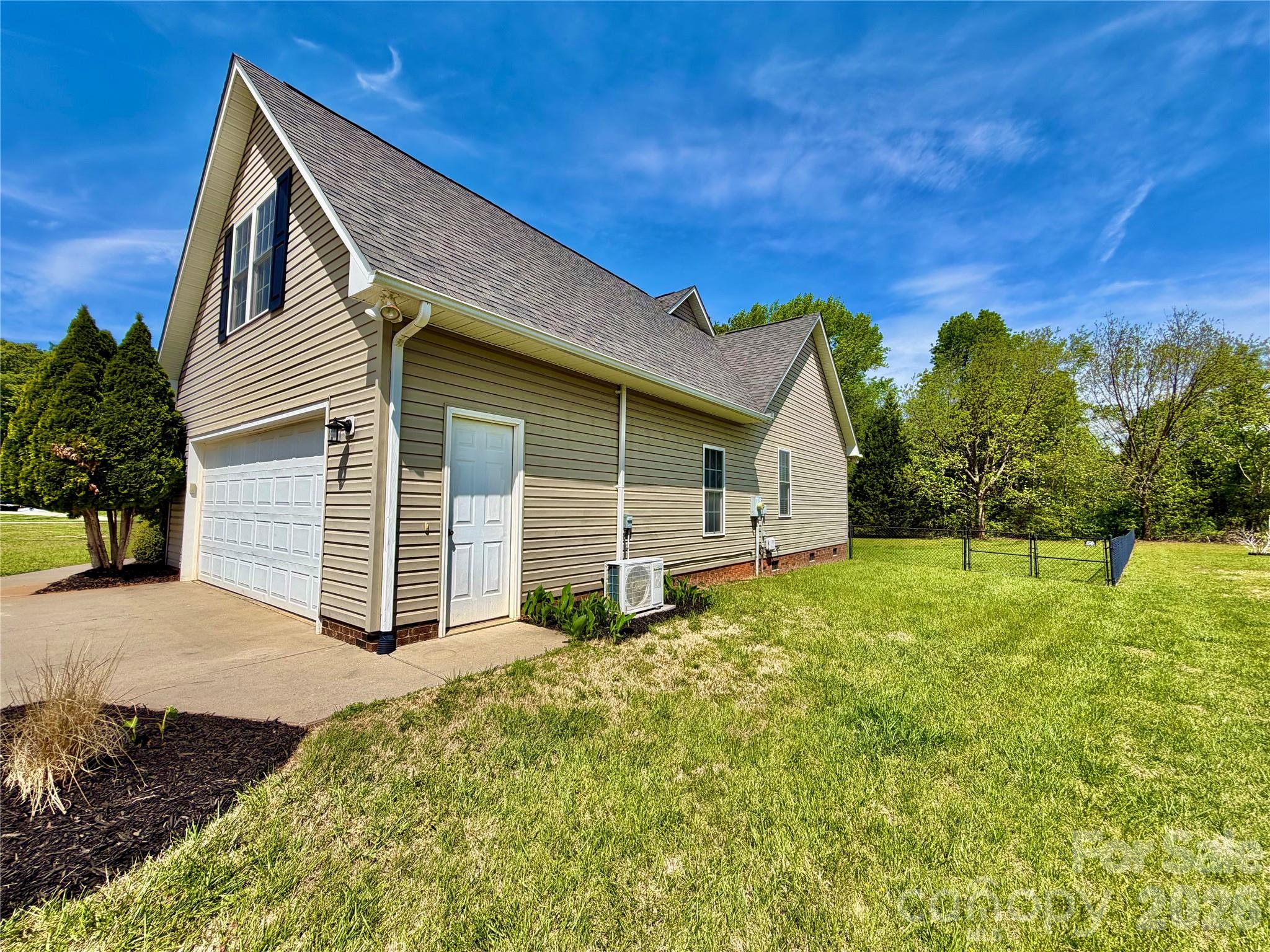 1070 Lucky Lane — Salisbury