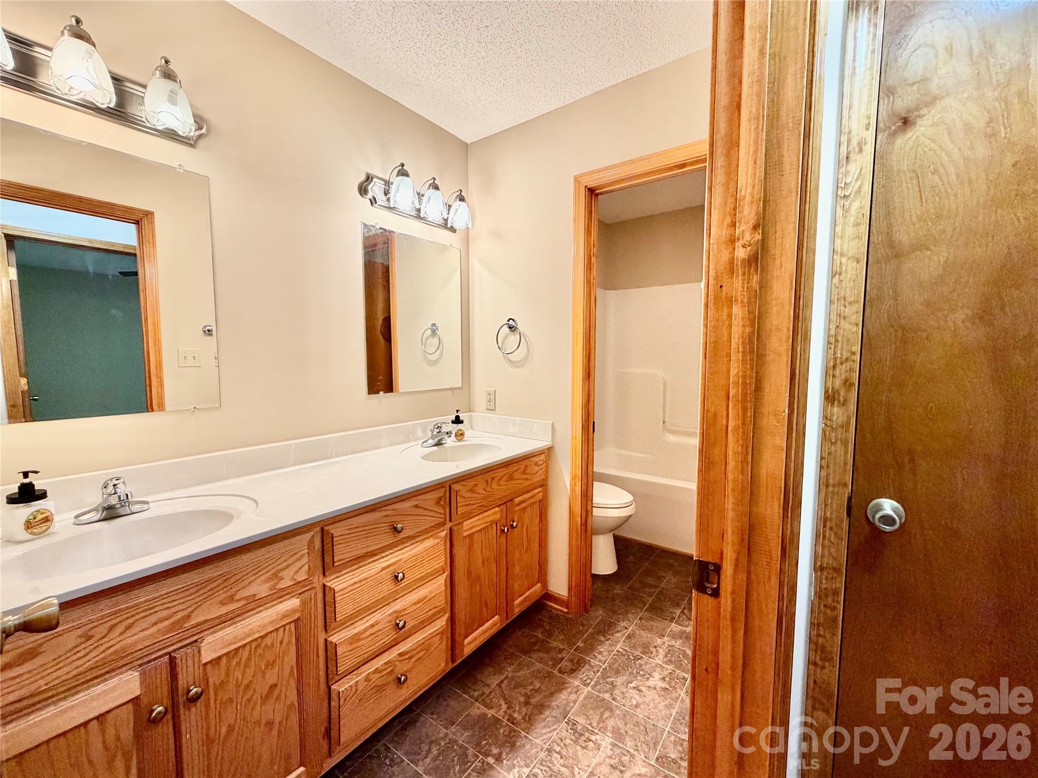 1070 Lucky Lane — Salisbury