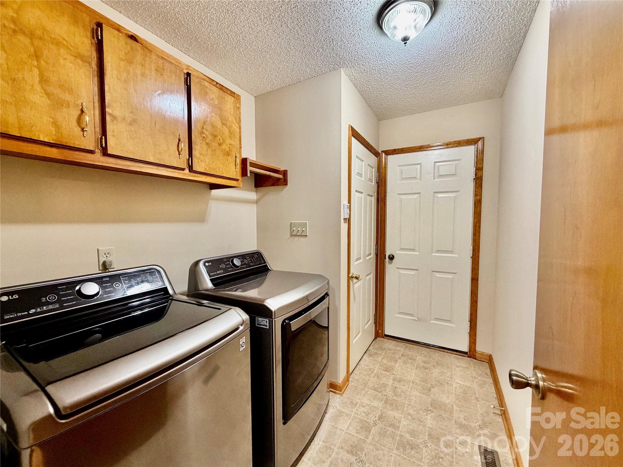 1070 Lucky Lane — Salisbury