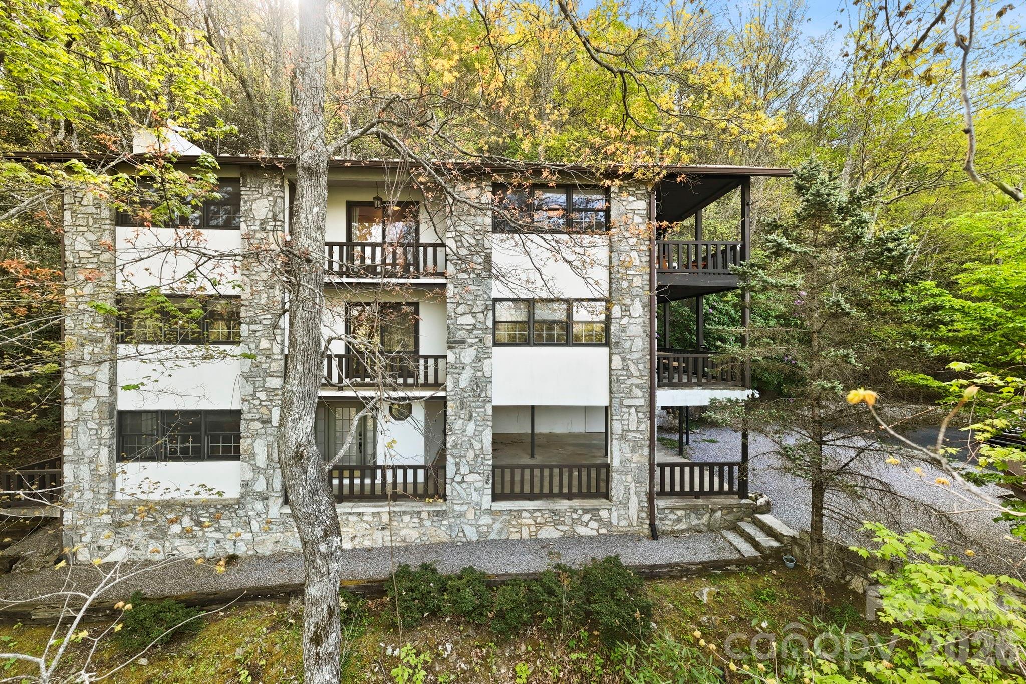 821 Summit Drive — Maggie Valley