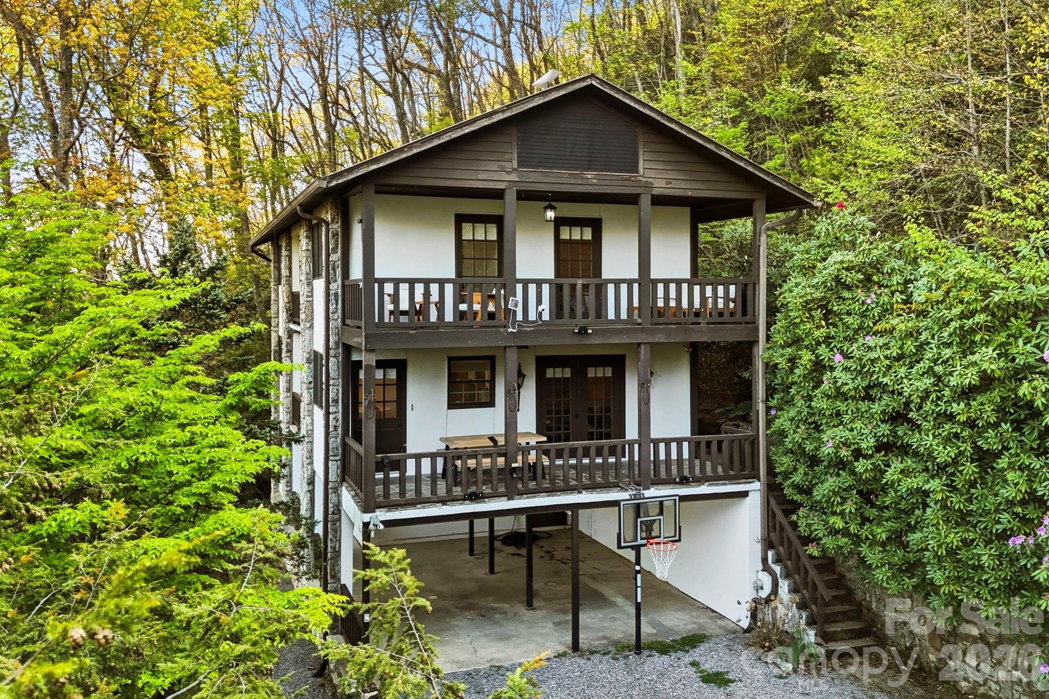 821 Summit Drive — Maggie Valley