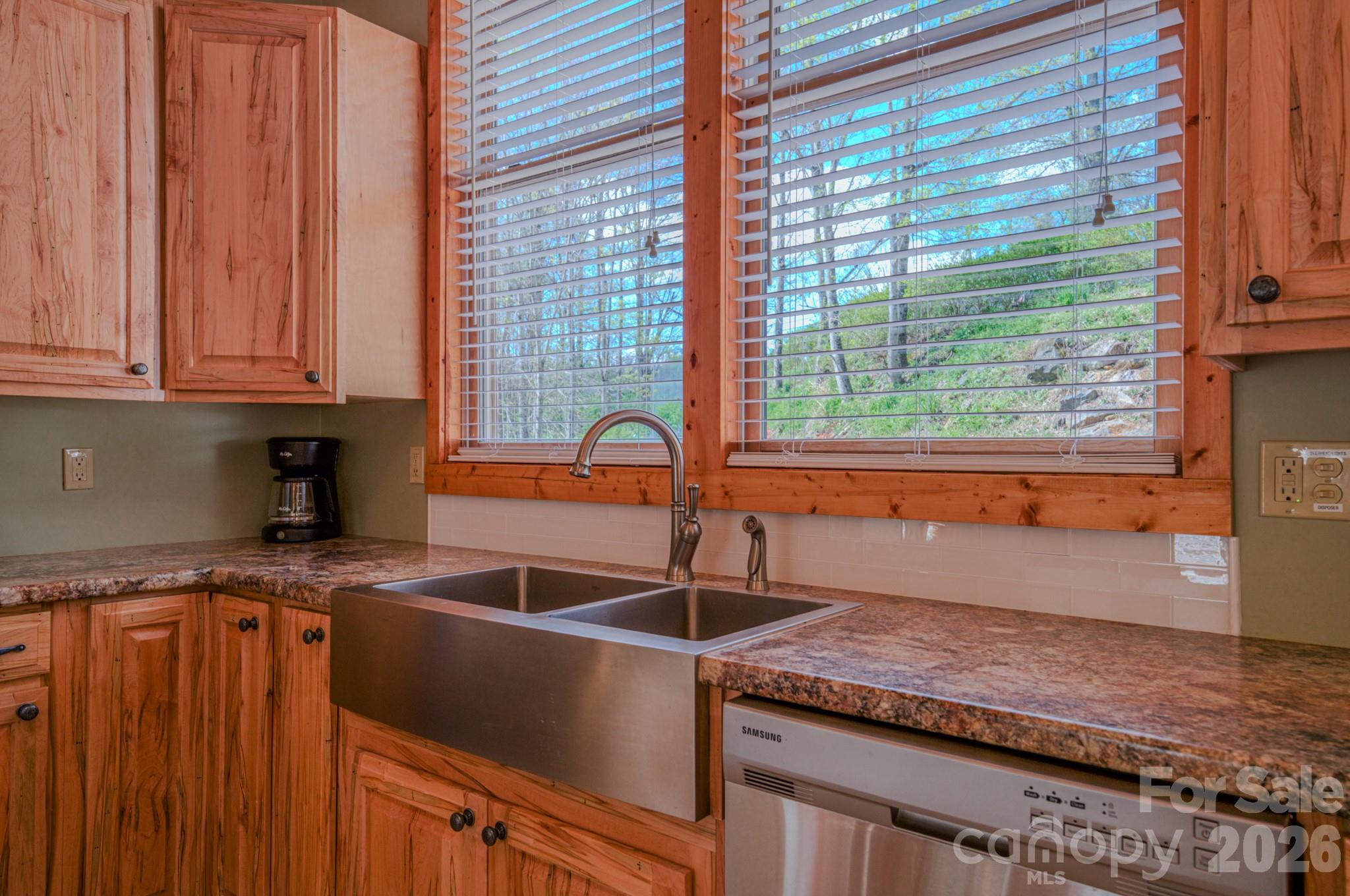 426 Cook Town Road — Bakersville