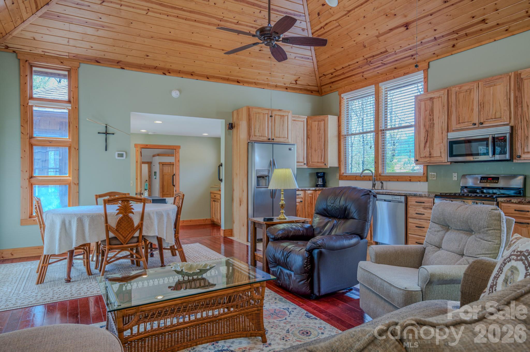 426 Cook Town Road — Bakersville