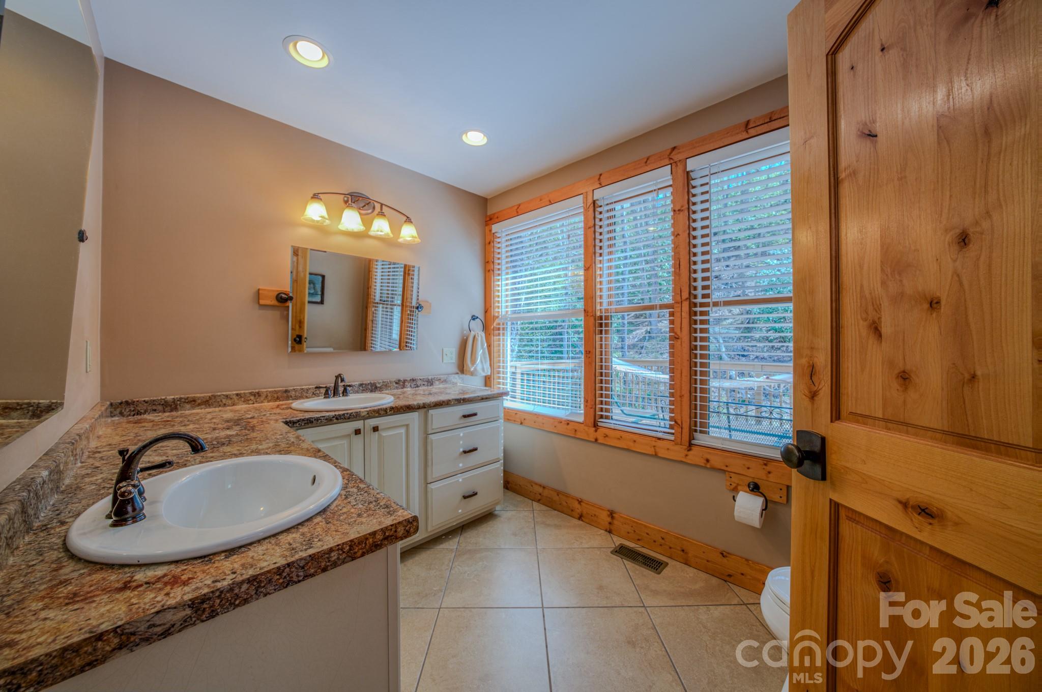 426 Cook Town Road — Bakersville