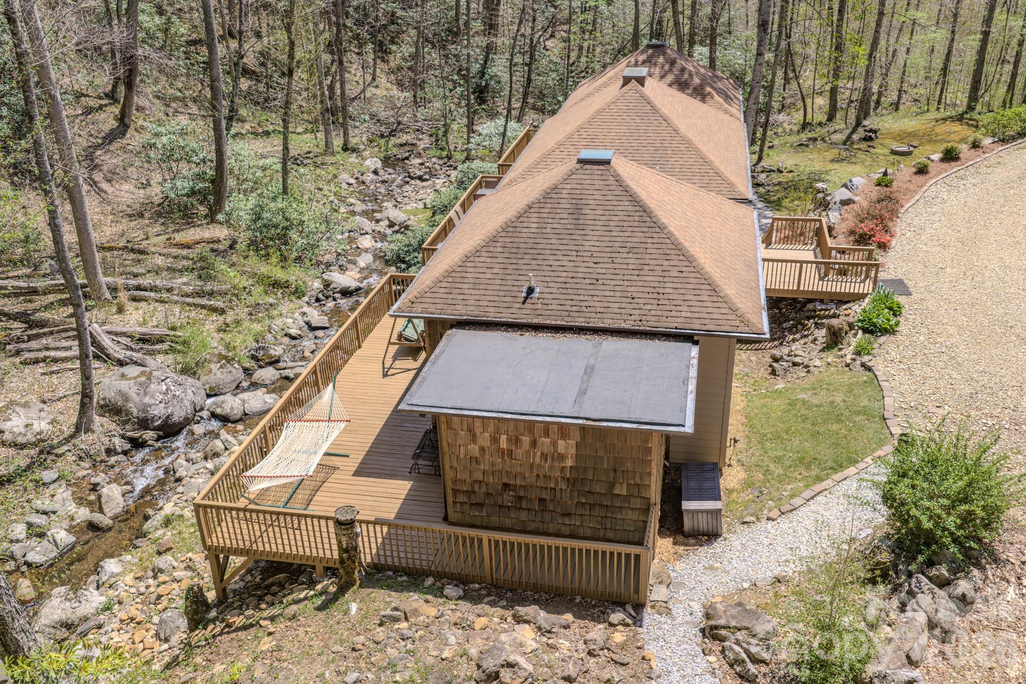 426 Cook Town Road — Bakersville