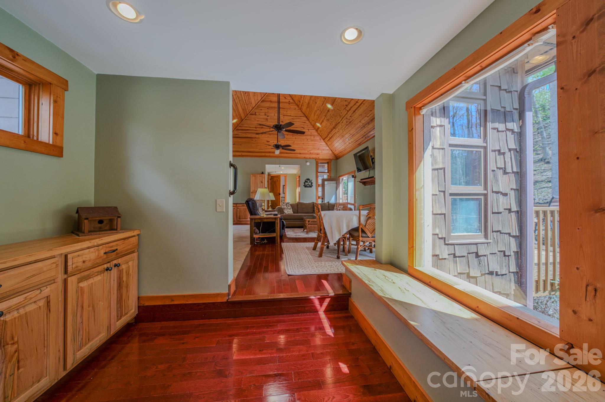 426 Cook Town Road — Bakersville