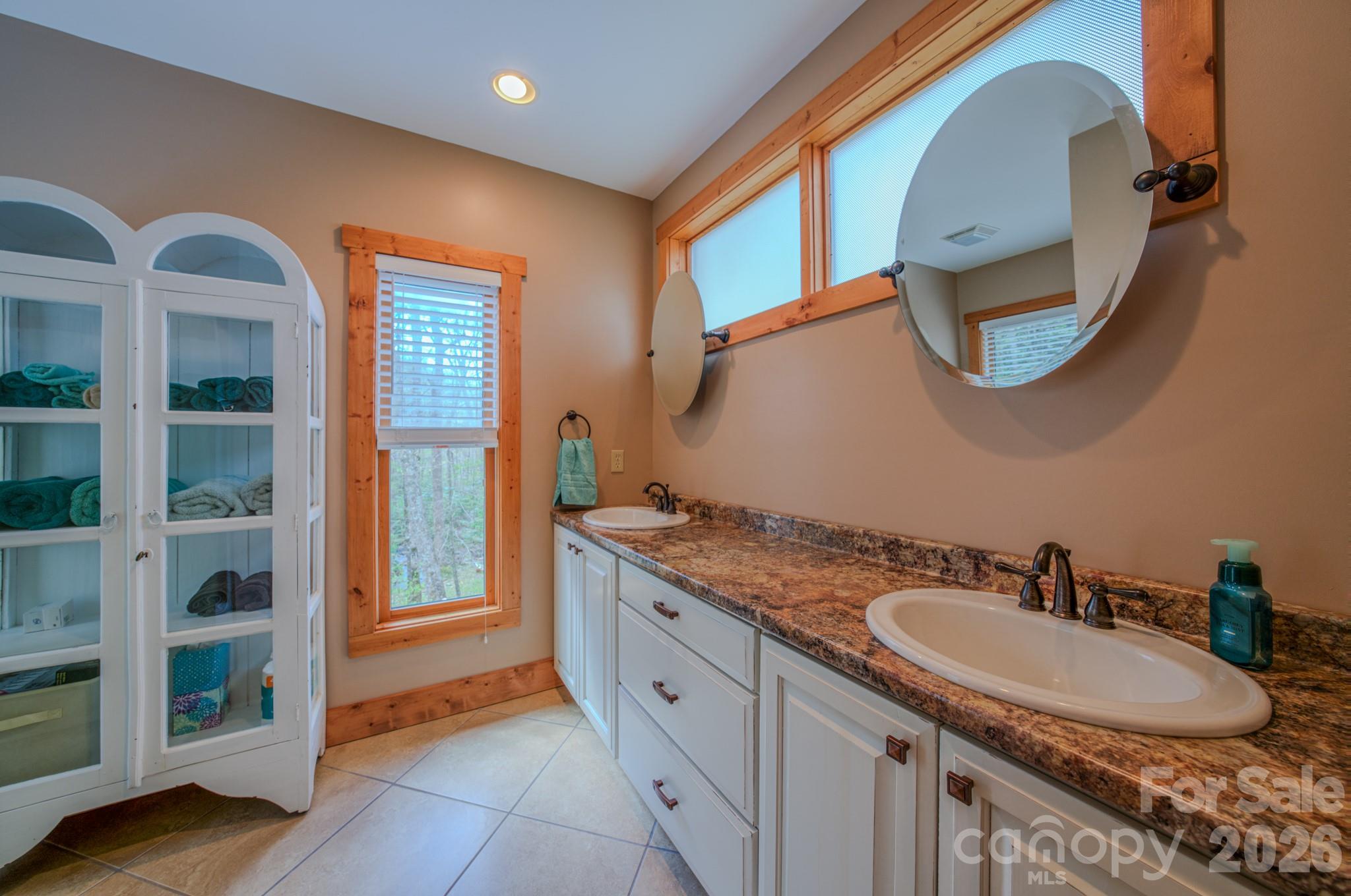 426 Cook Town Road — Bakersville