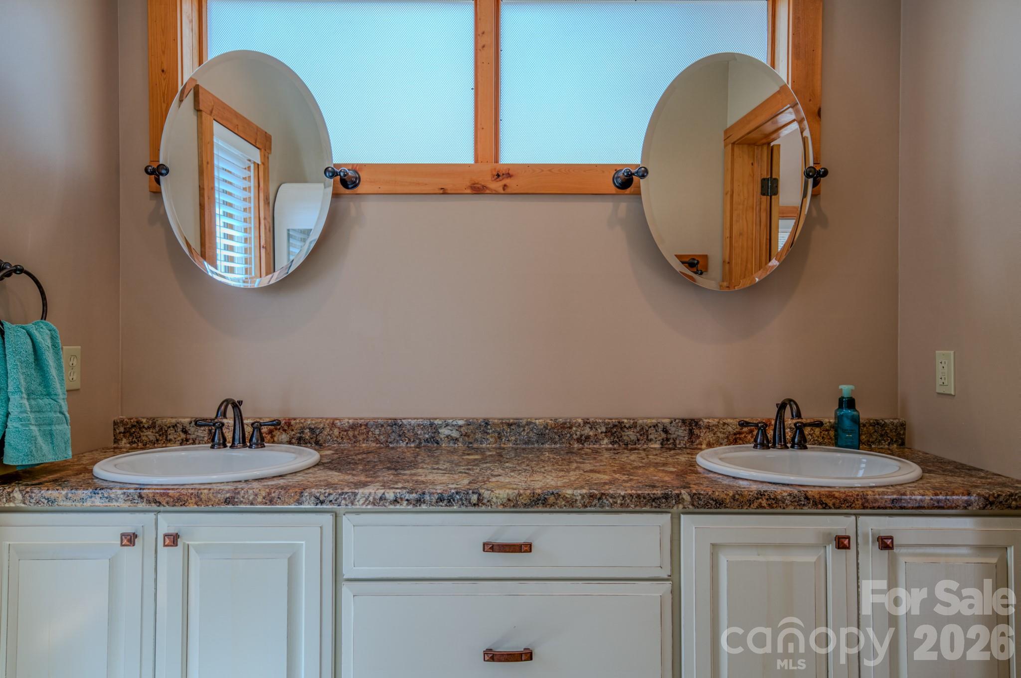 426 Cook Town Road — Bakersville