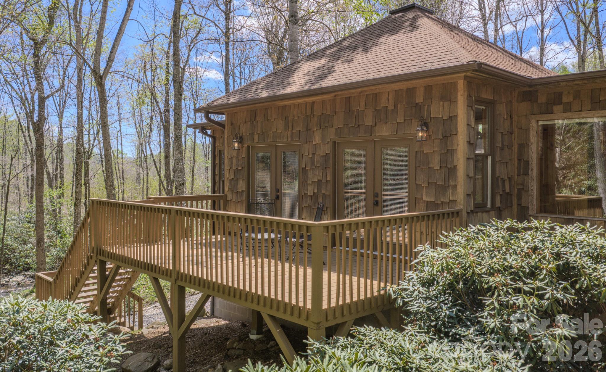 426 Cook Town Road — Bakersville