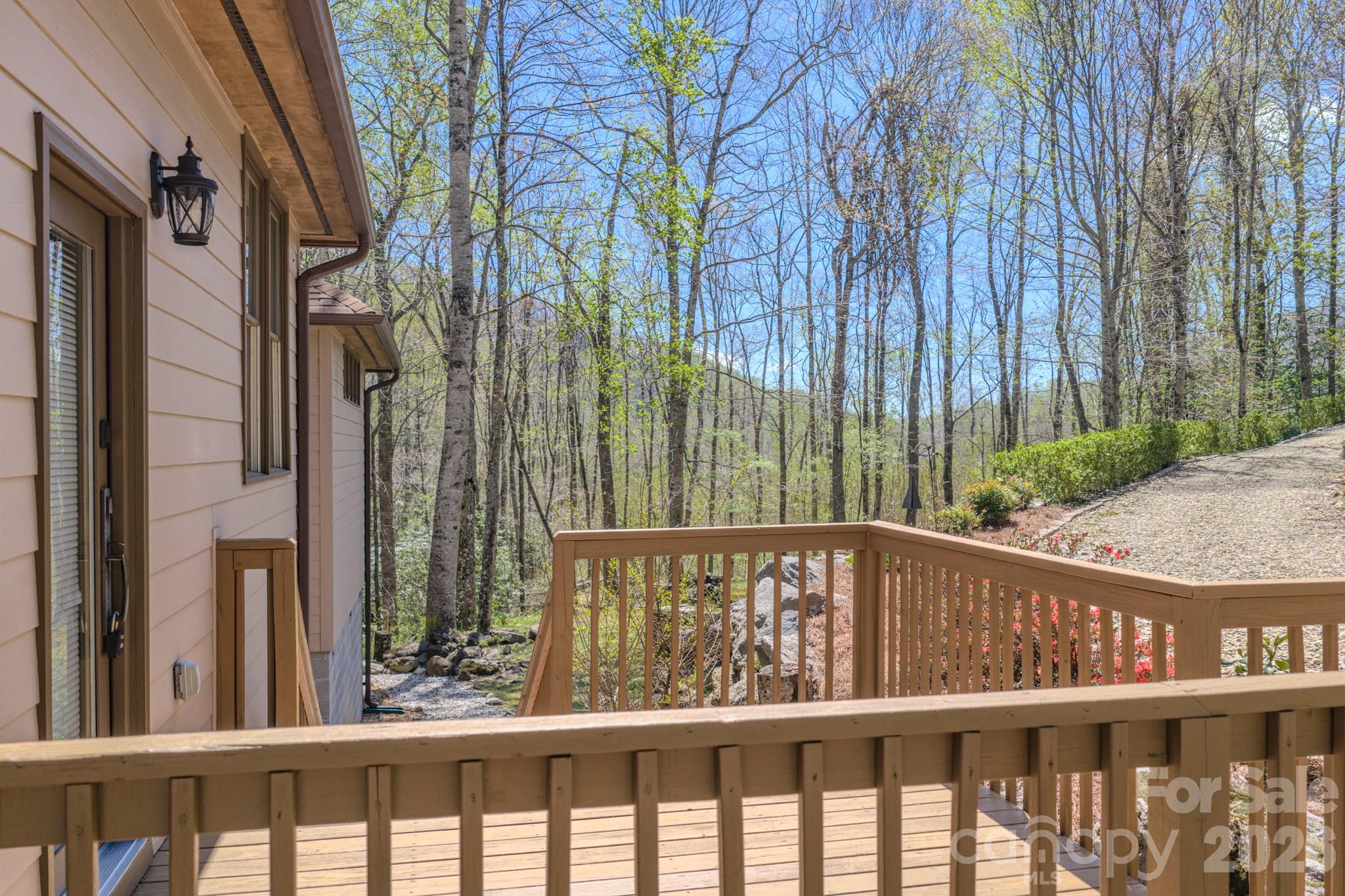 426 Cook Town Road — Bakersville
