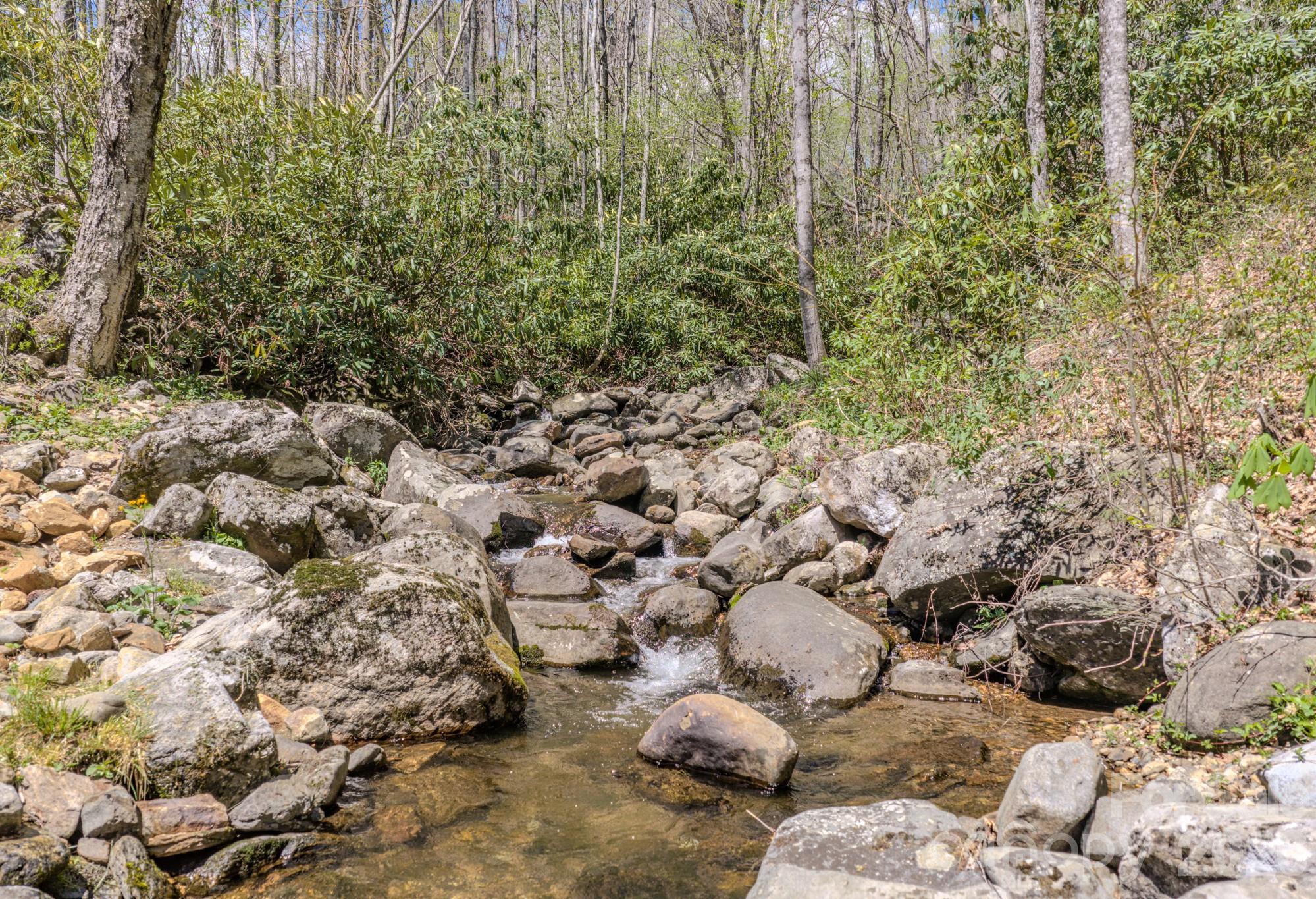 426 Cook Town Road — Bakersville