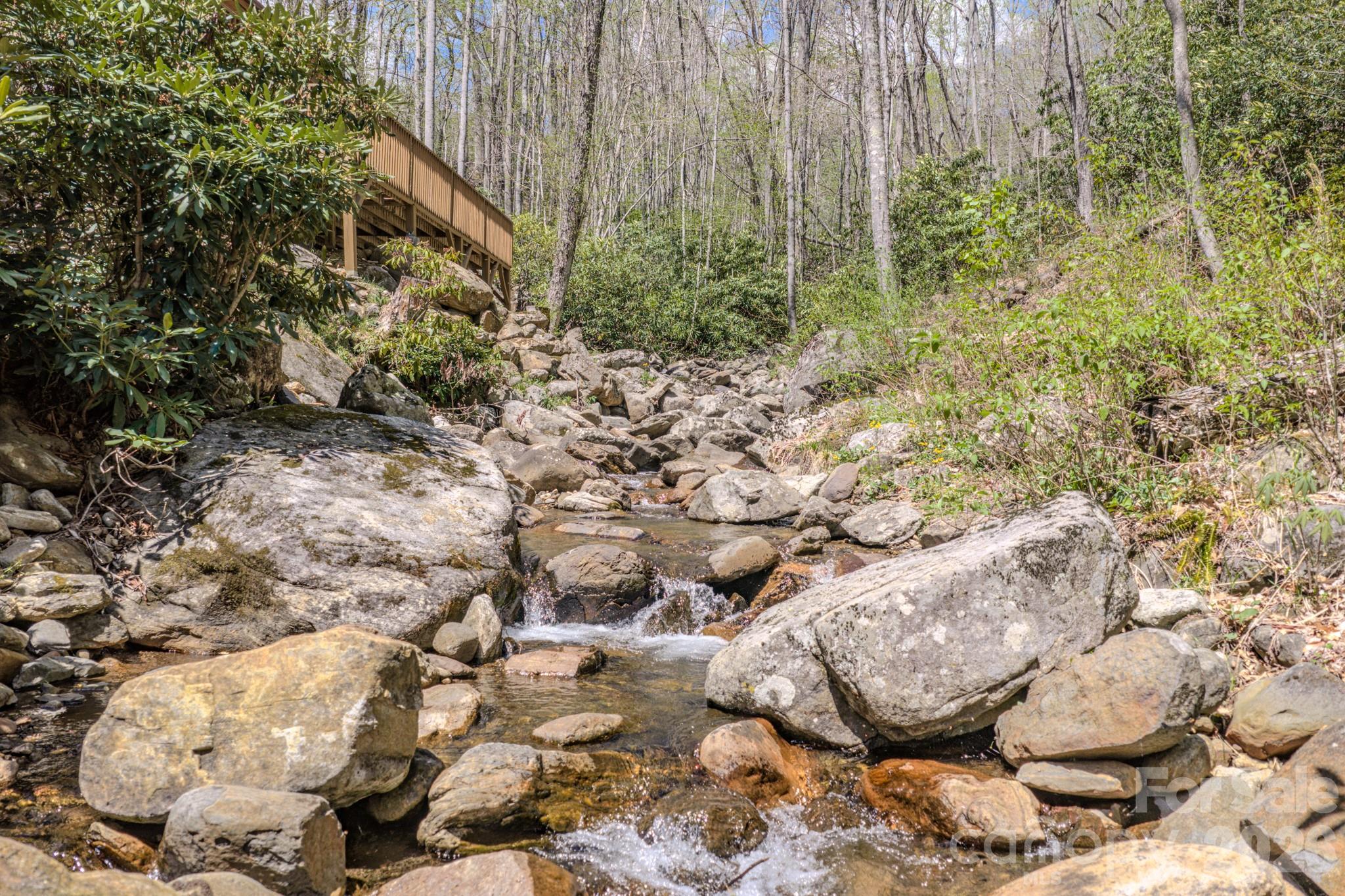 426 Cook Town Road — Bakersville
