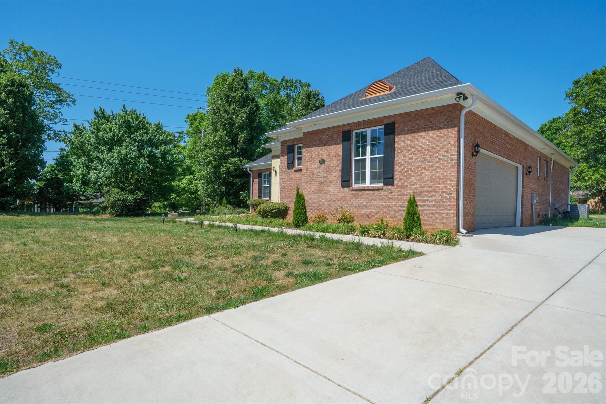 101 Long Meadows Drive — Kings Mountain