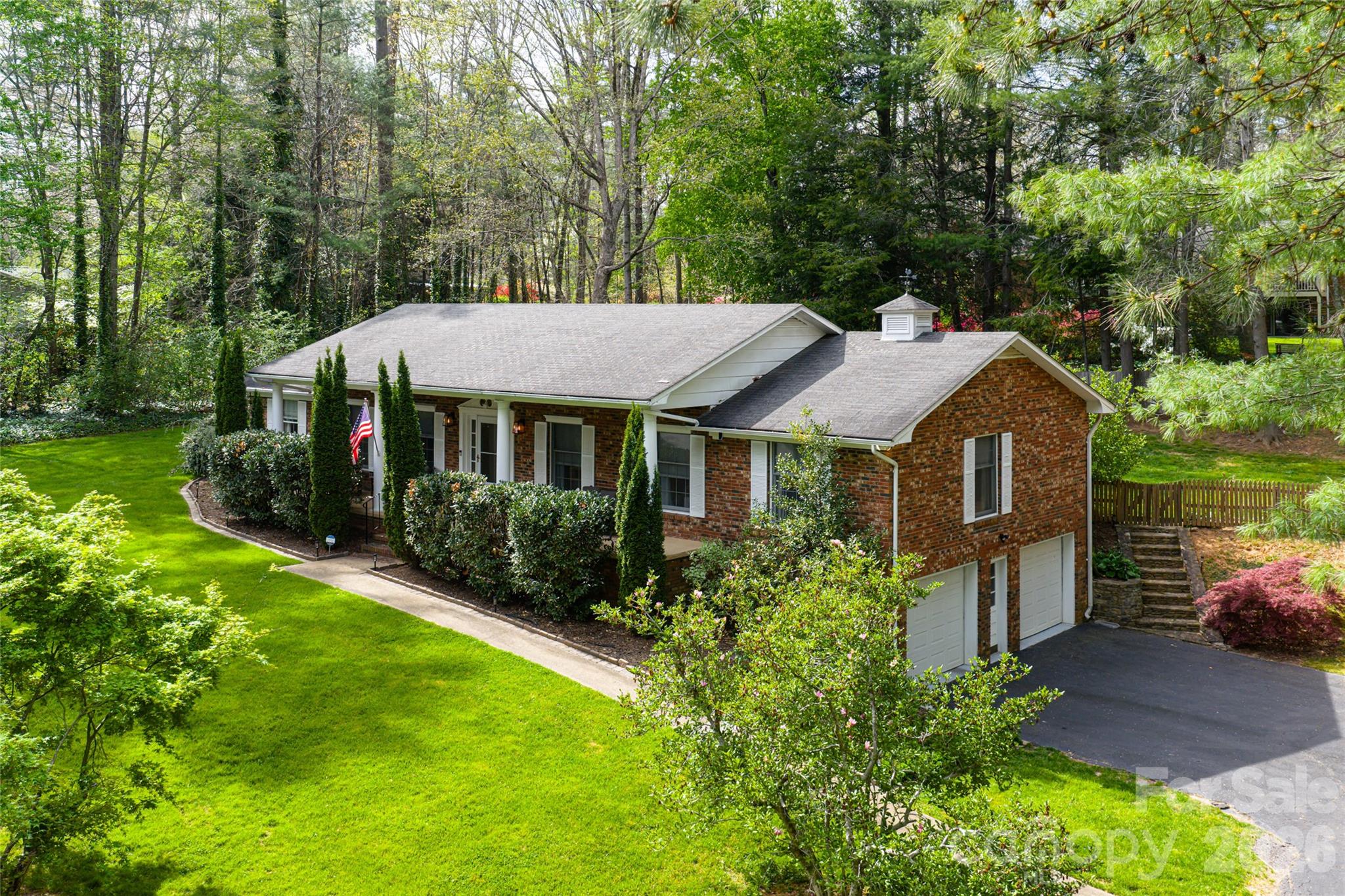 117 Brandon Road — Hendersonville