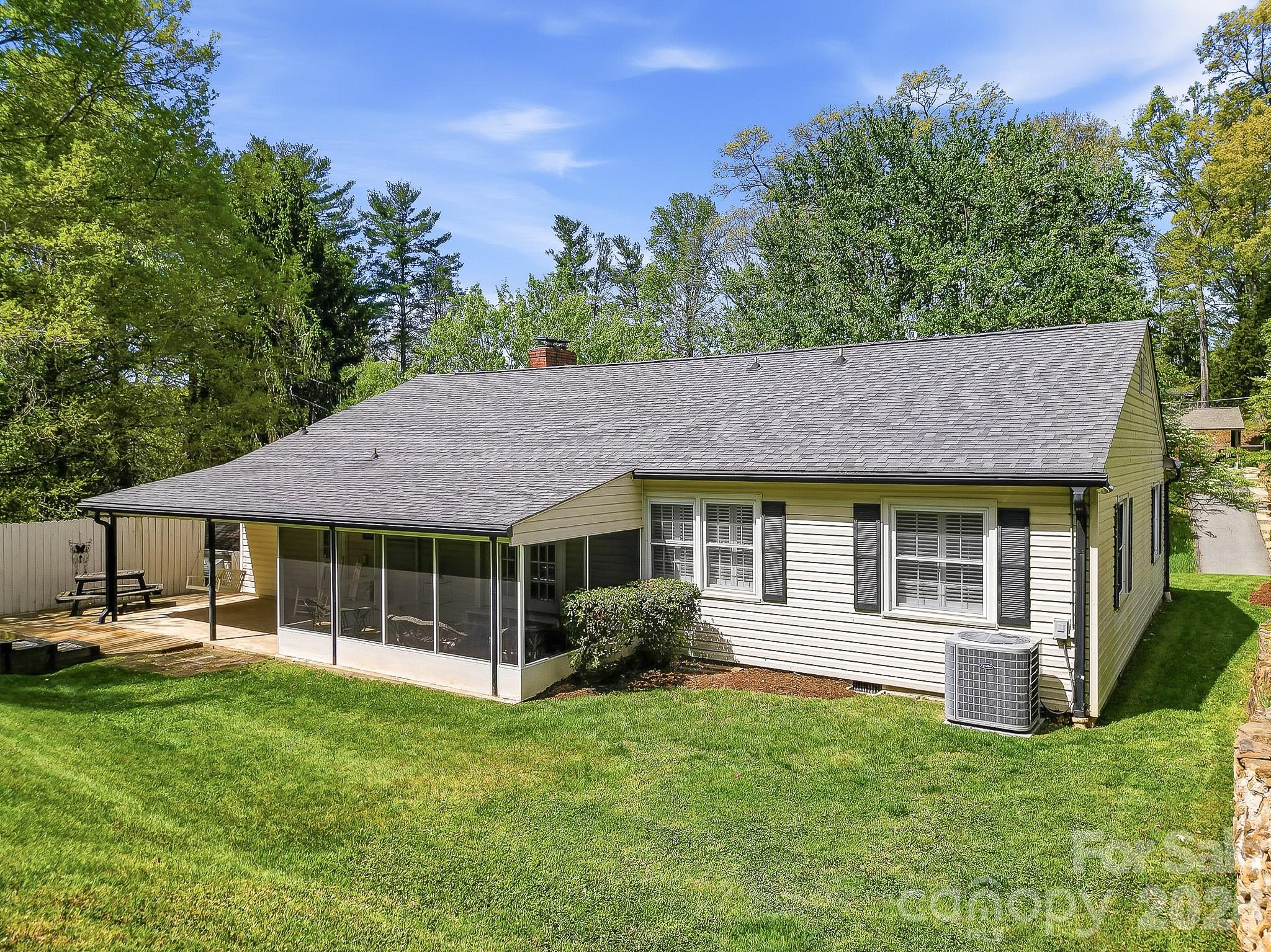 41 Arthur Road — Asheville