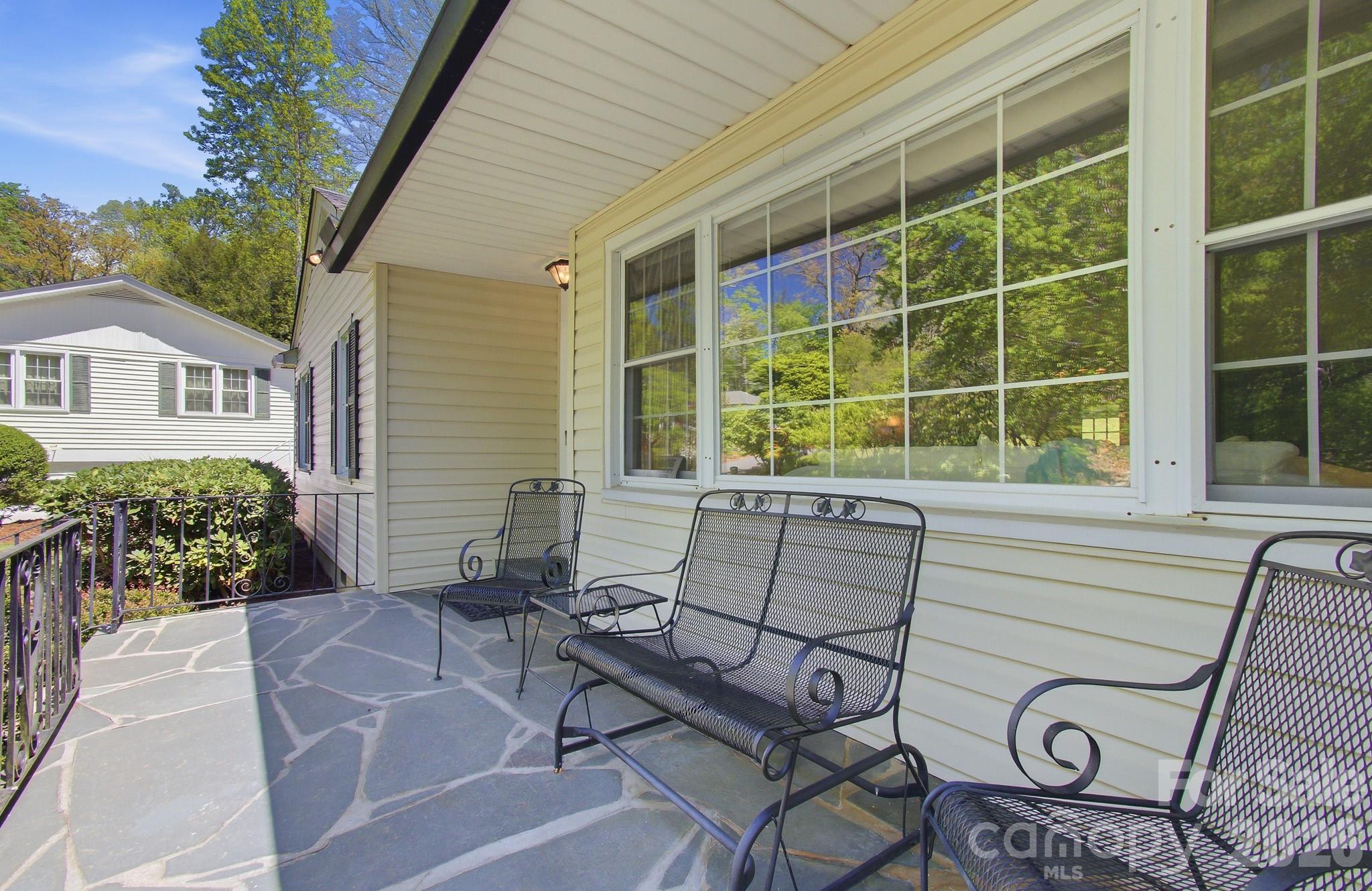 41 Arthur Road — Asheville