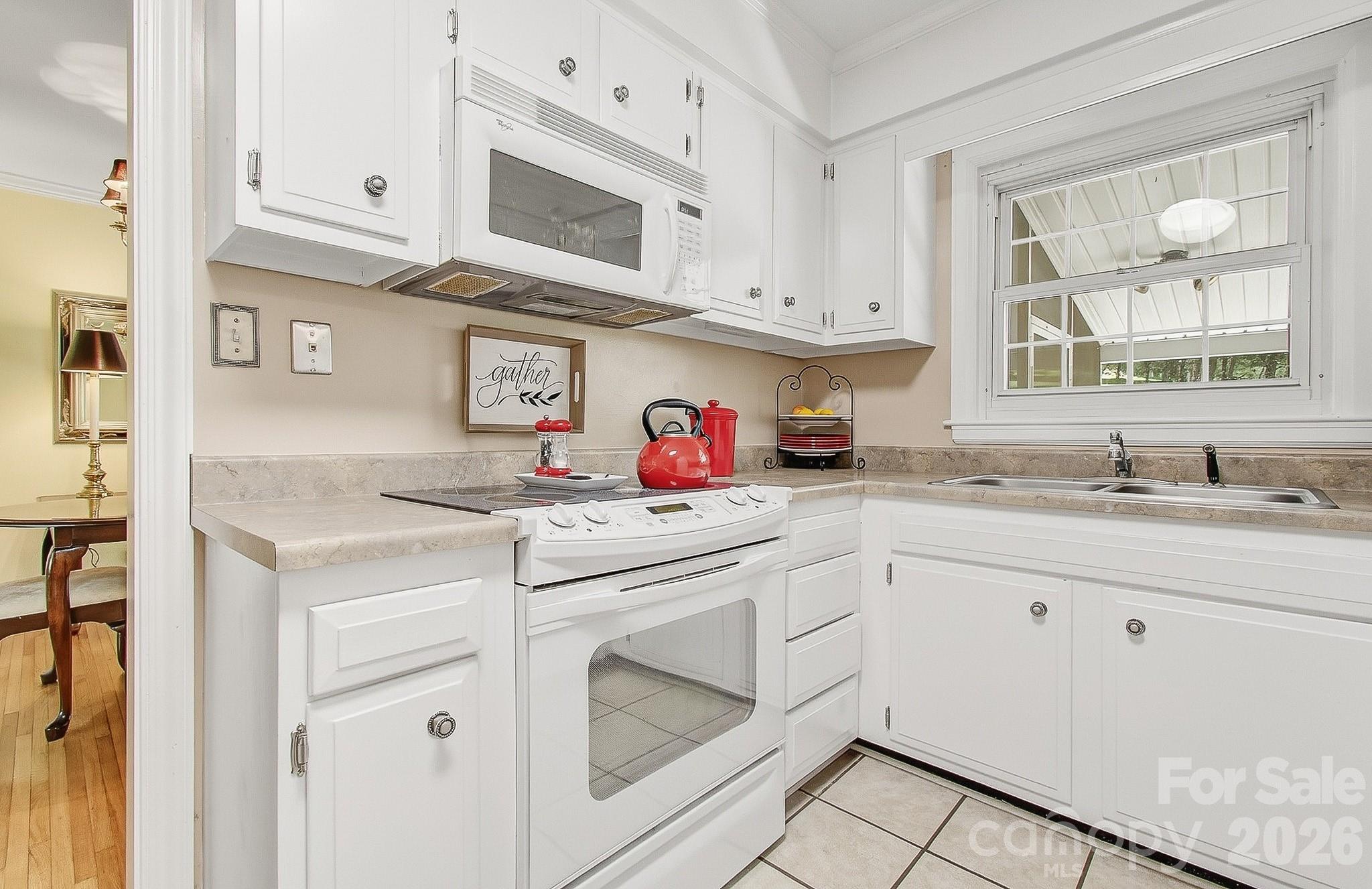 41 Arthur Road — Asheville