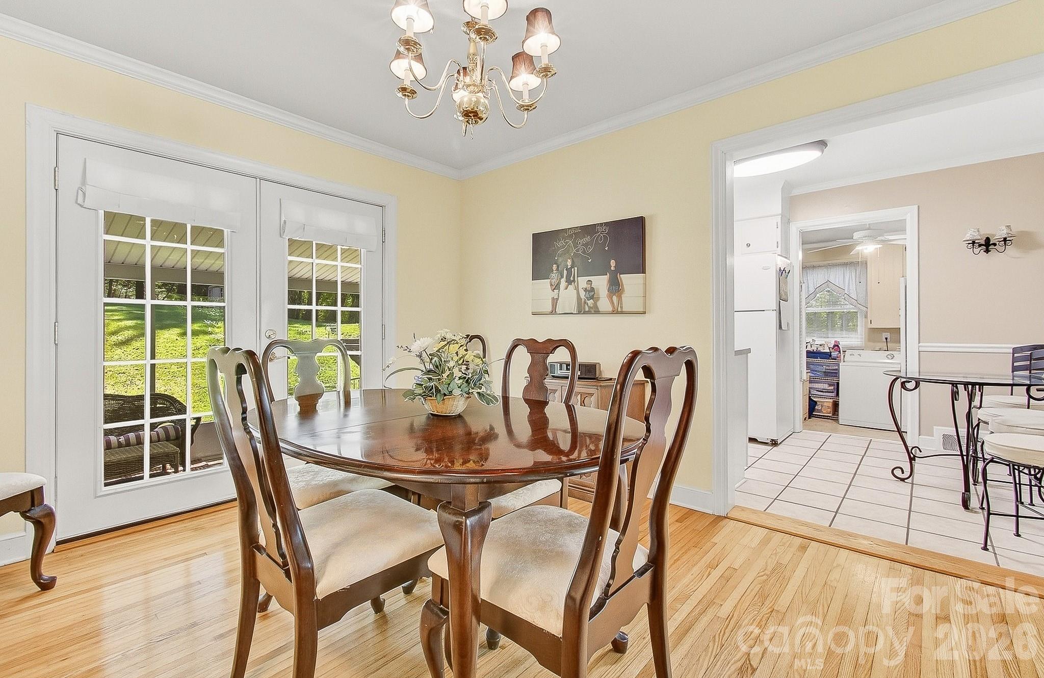 41 Arthur Road — Asheville