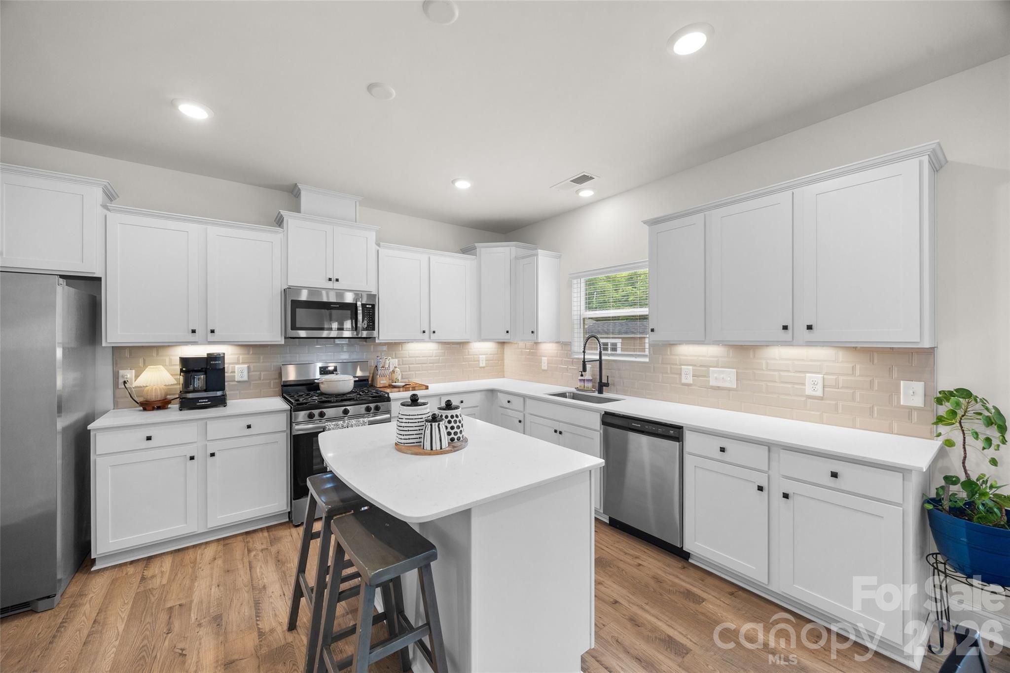 1521 Black Walnut Street — Monroe