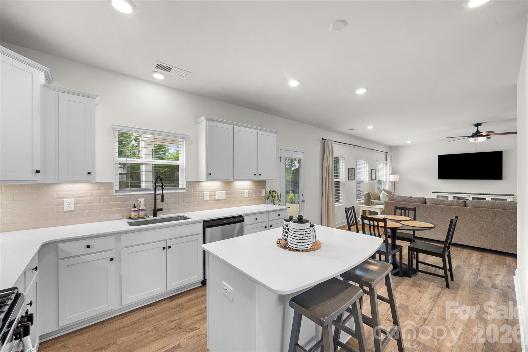 1521 Black Walnut Street — Monroe