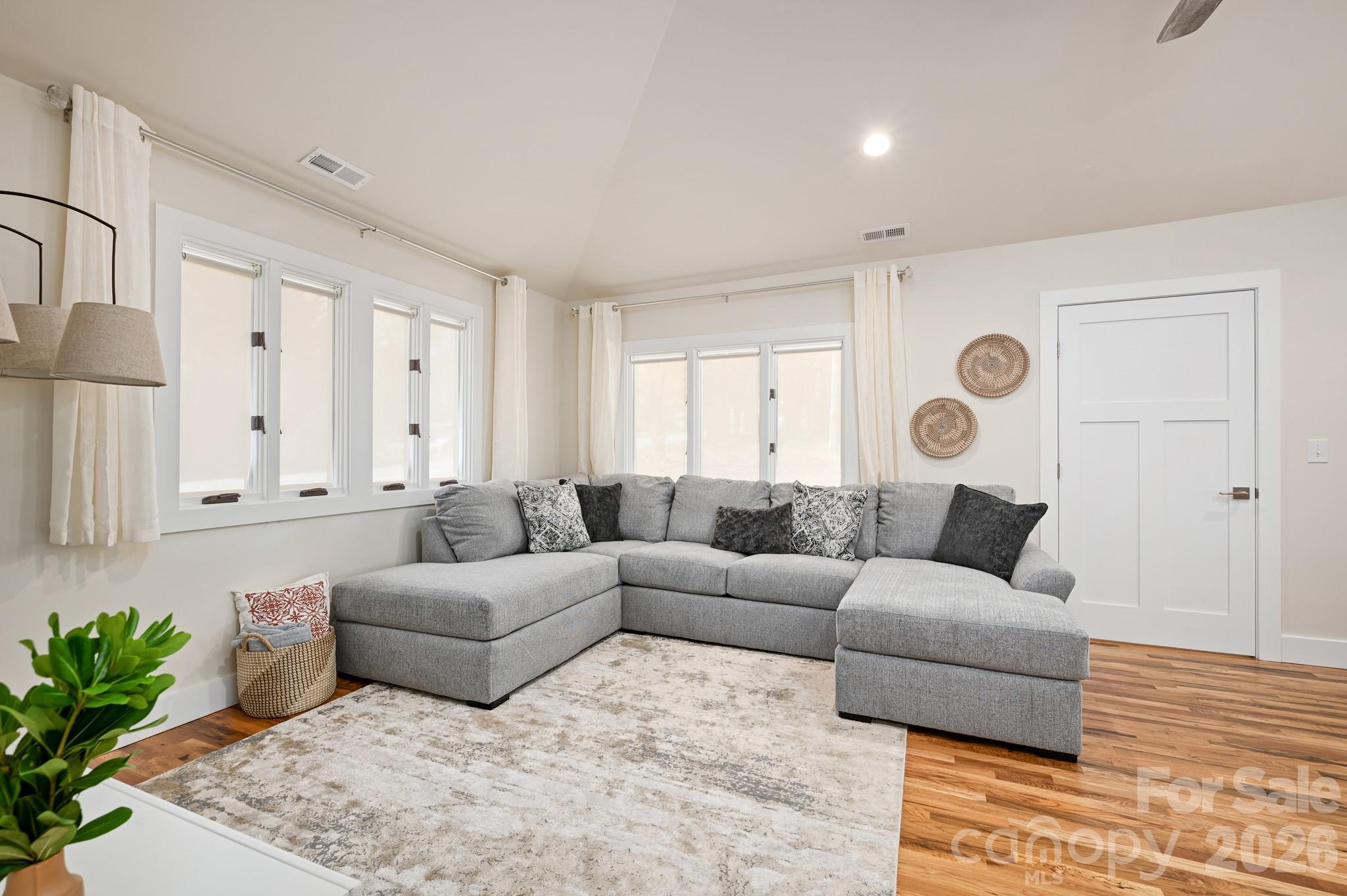 1048 Jenkins Valley Road — Alexander