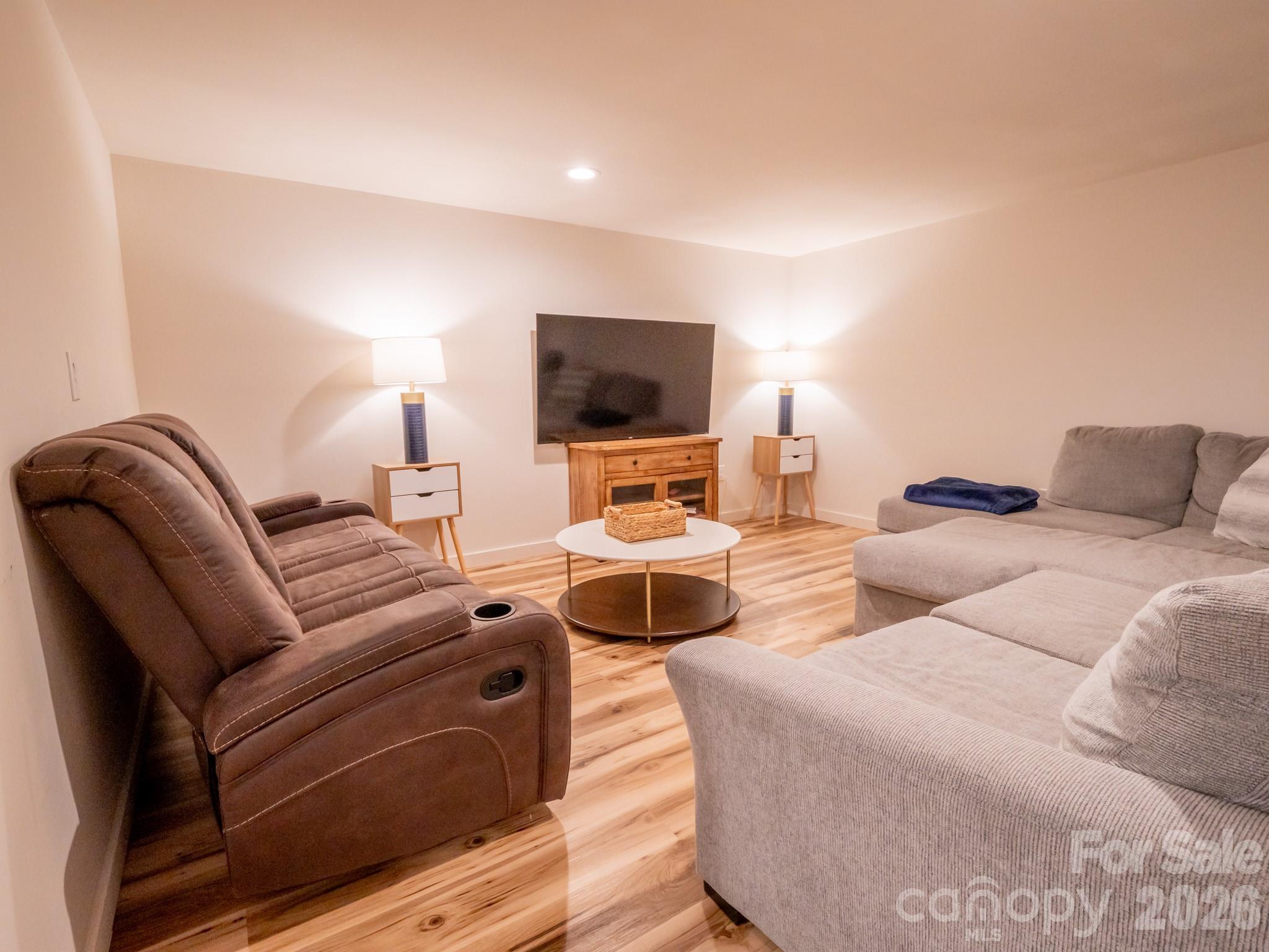 1048 Jenkins Valley Road — Alexander