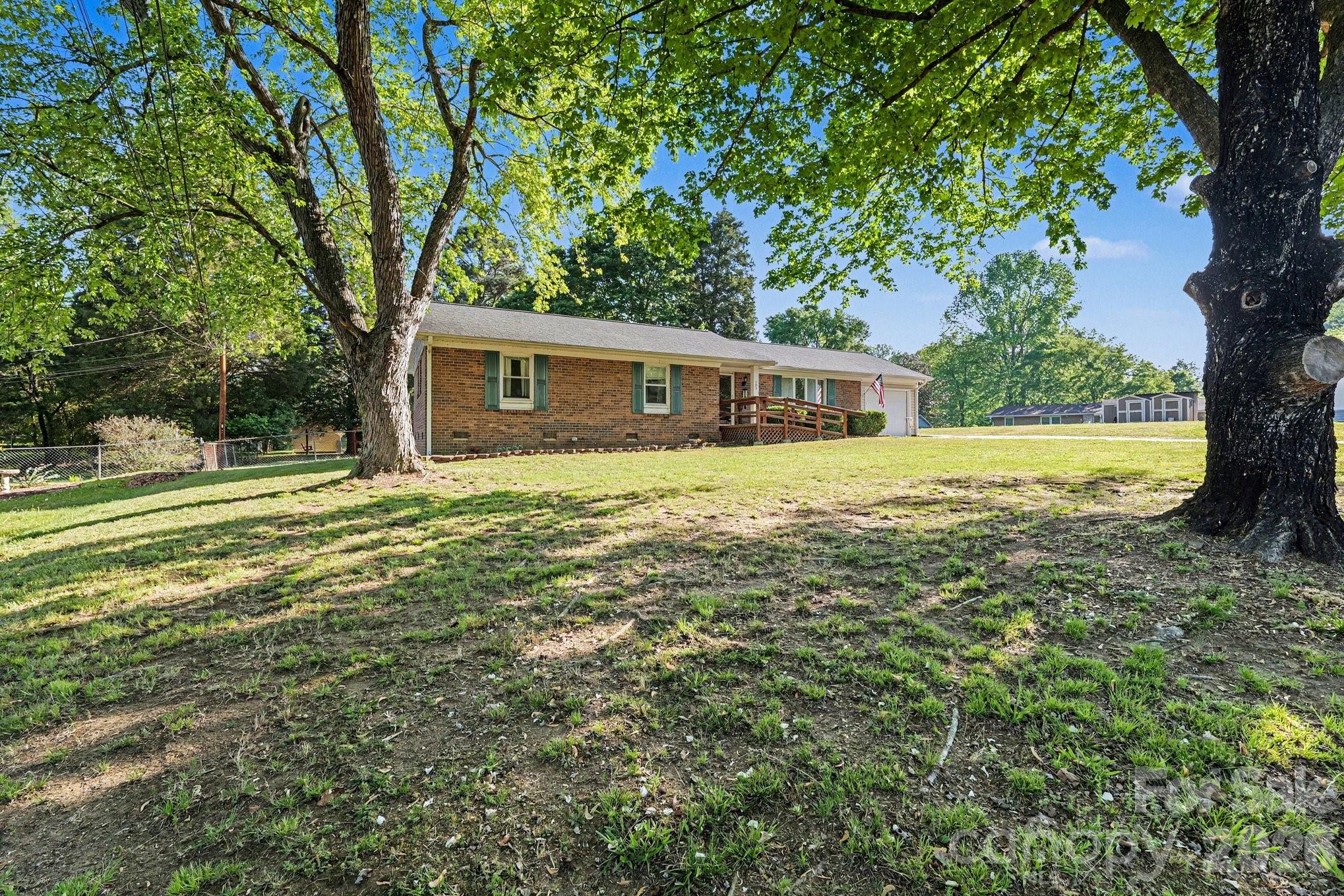105 Stoneybrook Road — Salisbury