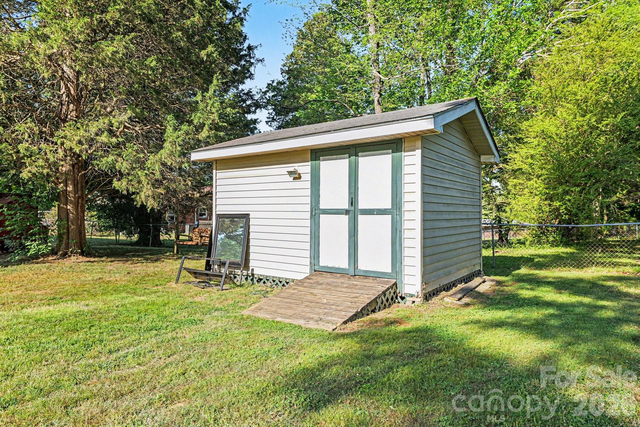 105 Stoneybrook Road — Salisbury