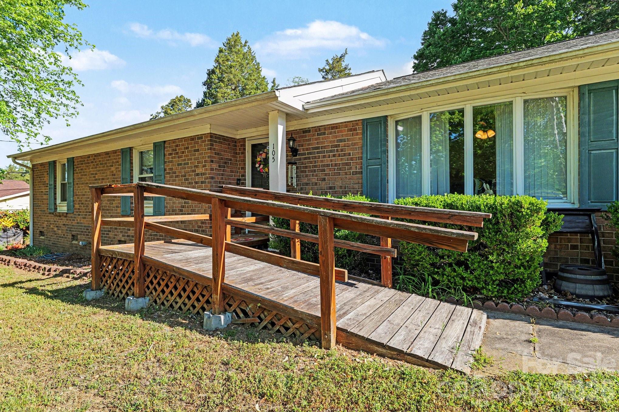 105 Stoneybrook Road — Salisbury