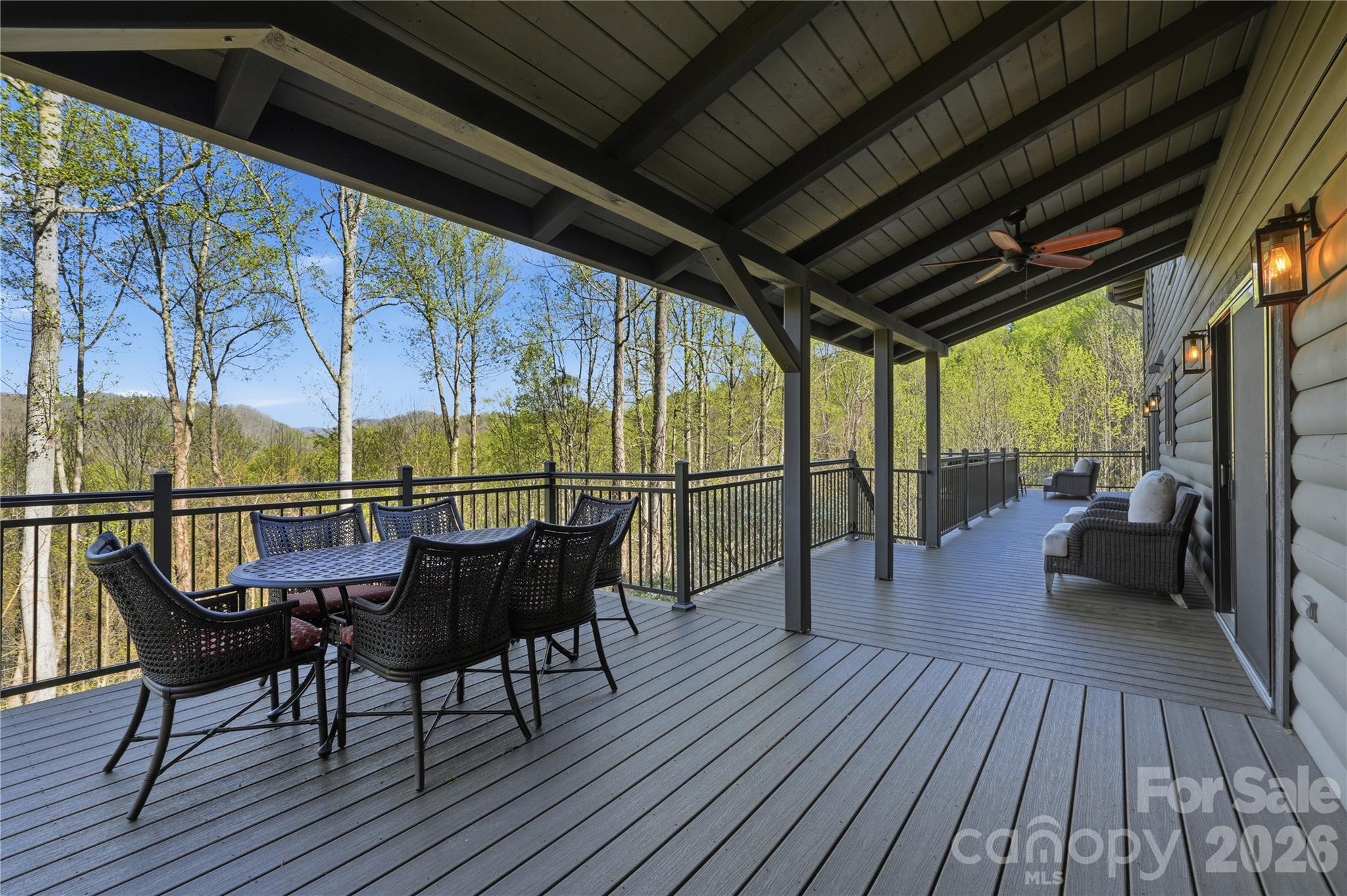 151 Man O War South — Vilas
