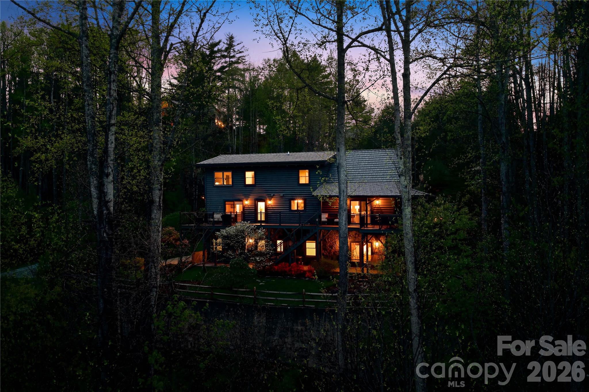 151 Man O War South — Vilas