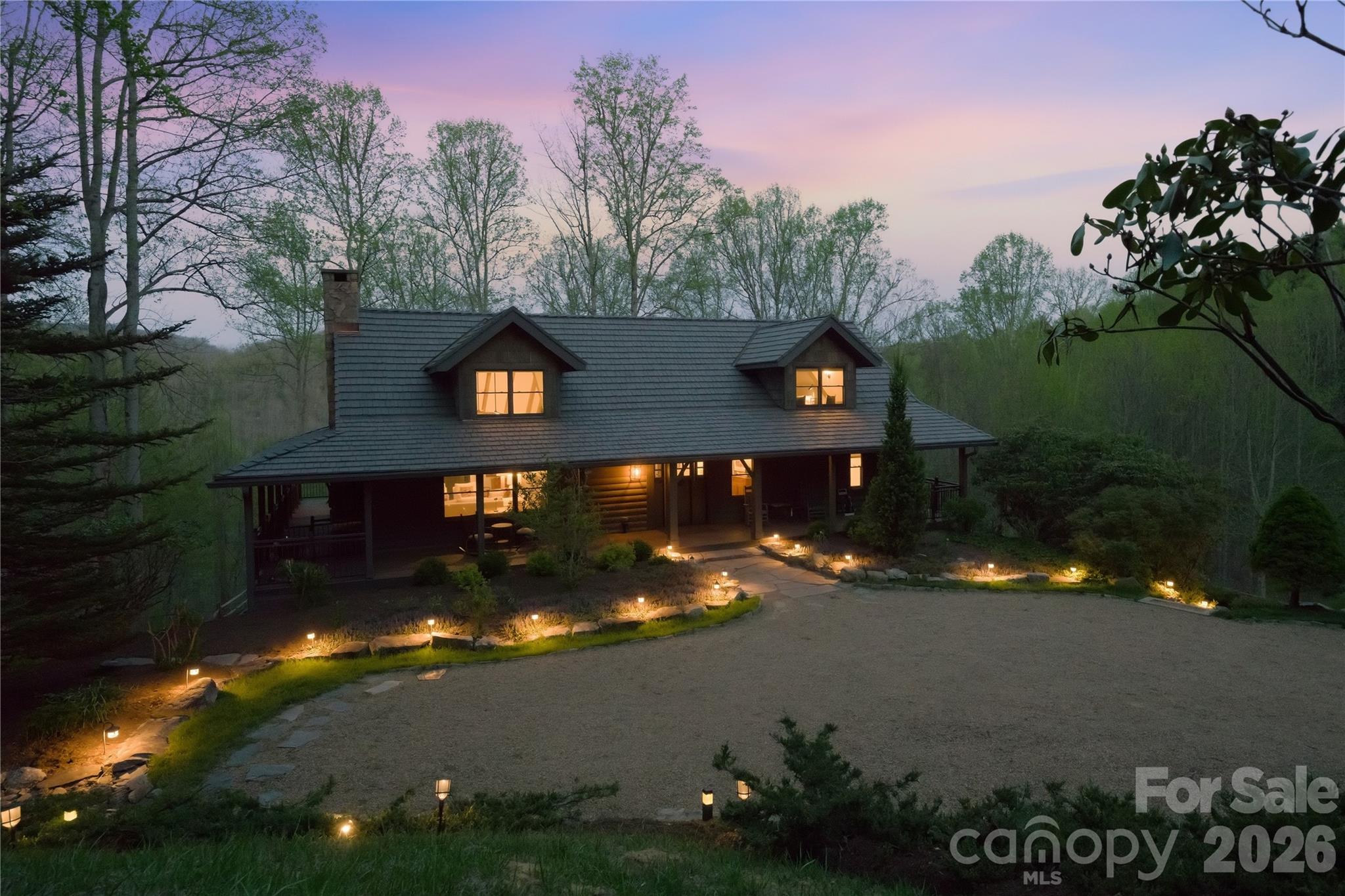 151 Man O War South — Vilas