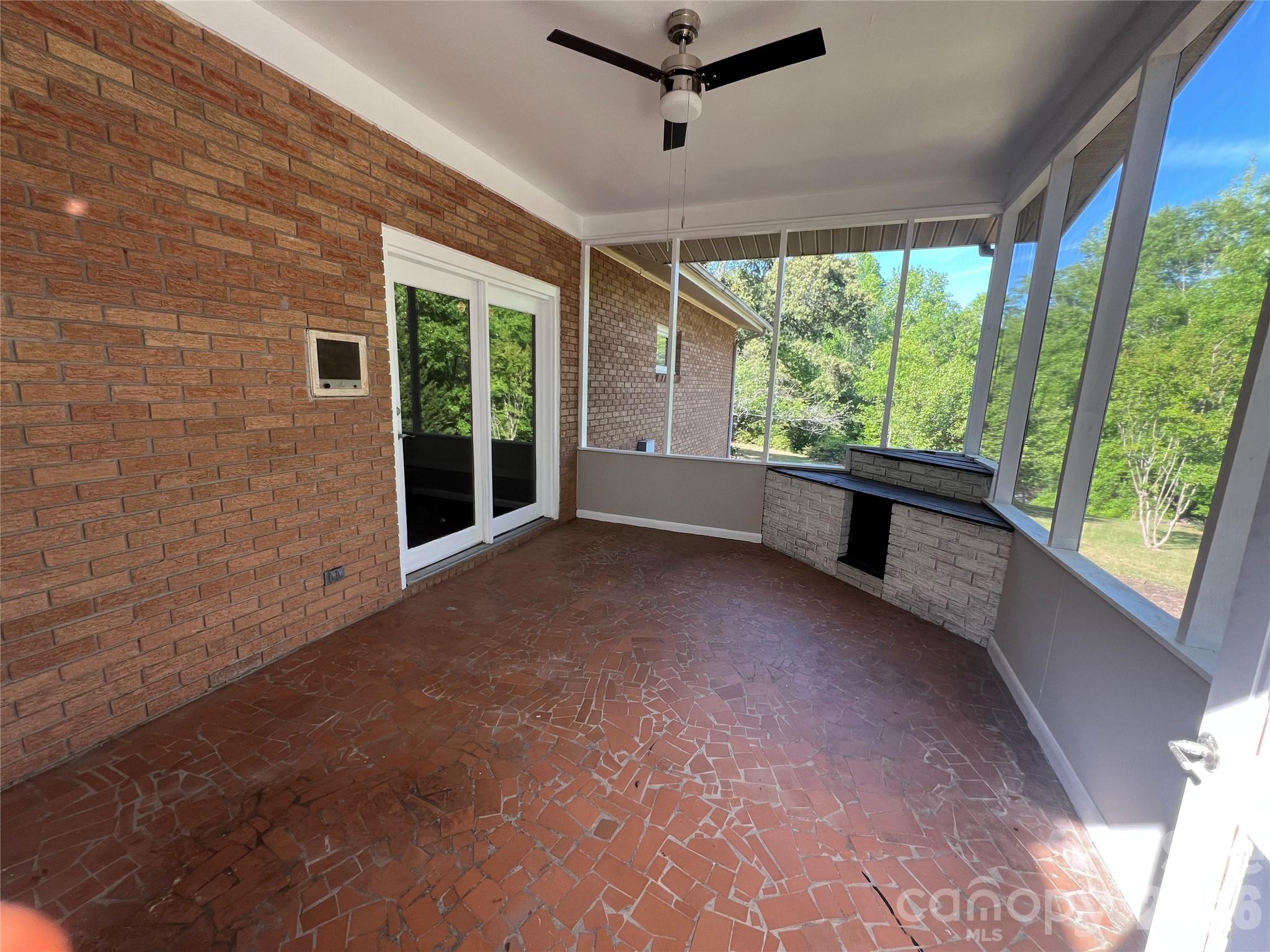 280 Raintree Road — Great Falls