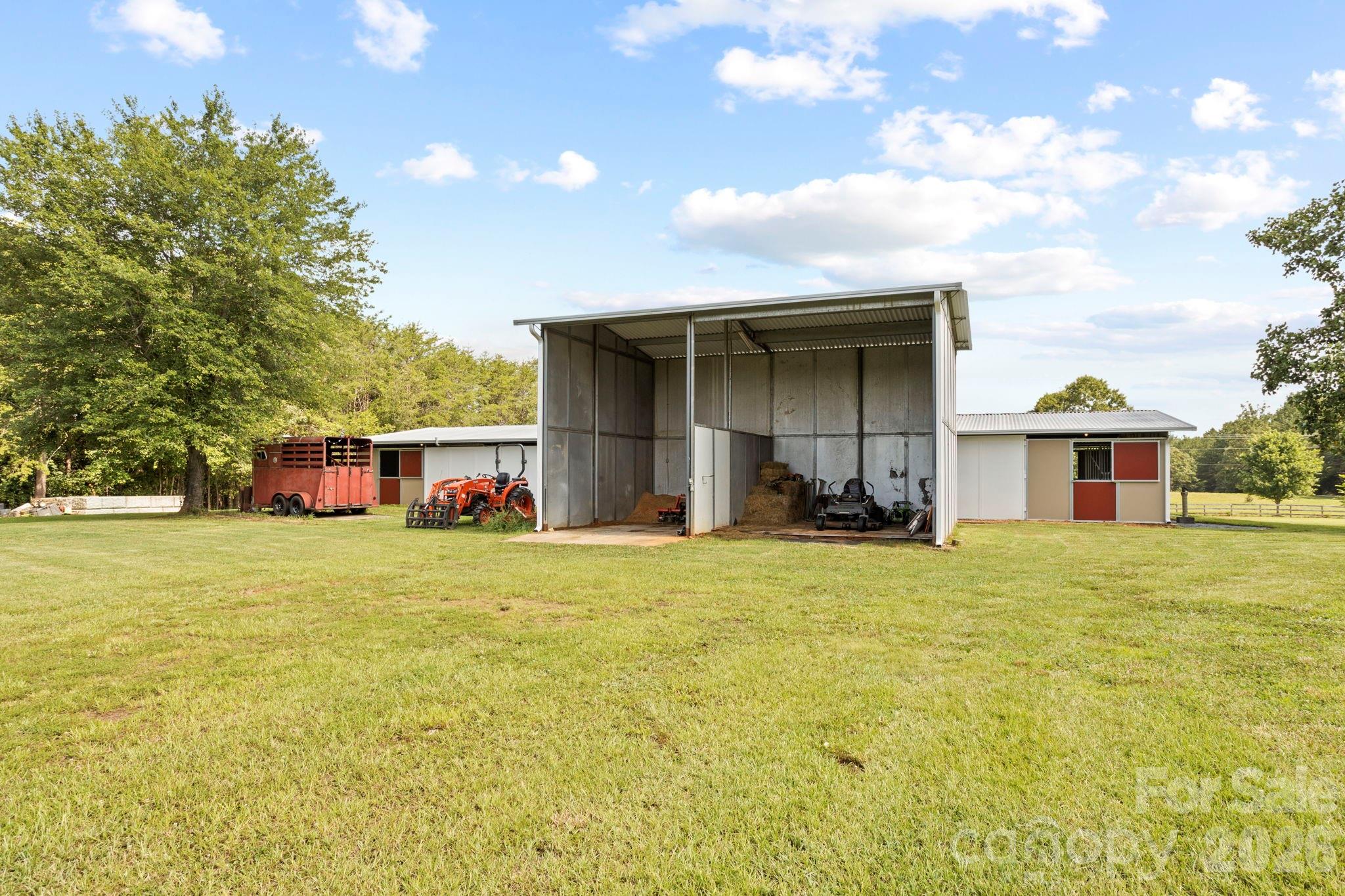 1896 E Green Creek Drive — Tryon