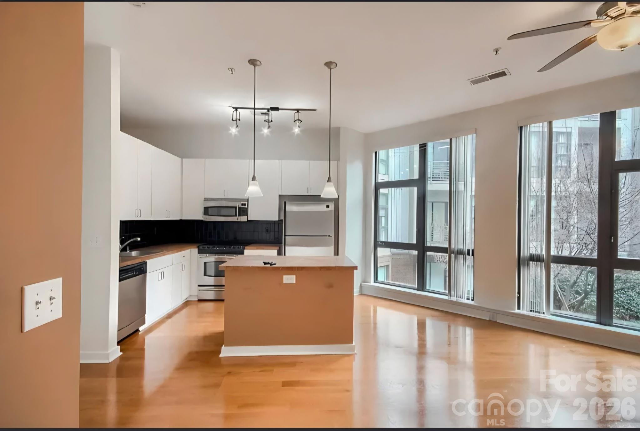 525 E 6th Street #222 — Charlotte