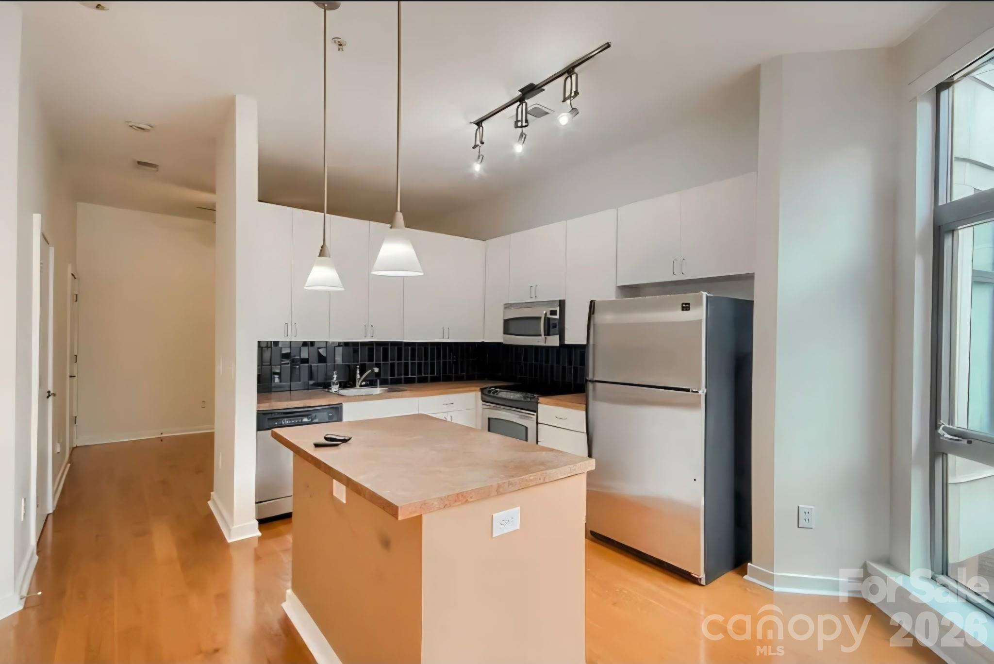 525 E 6th Street #222 — Charlotte