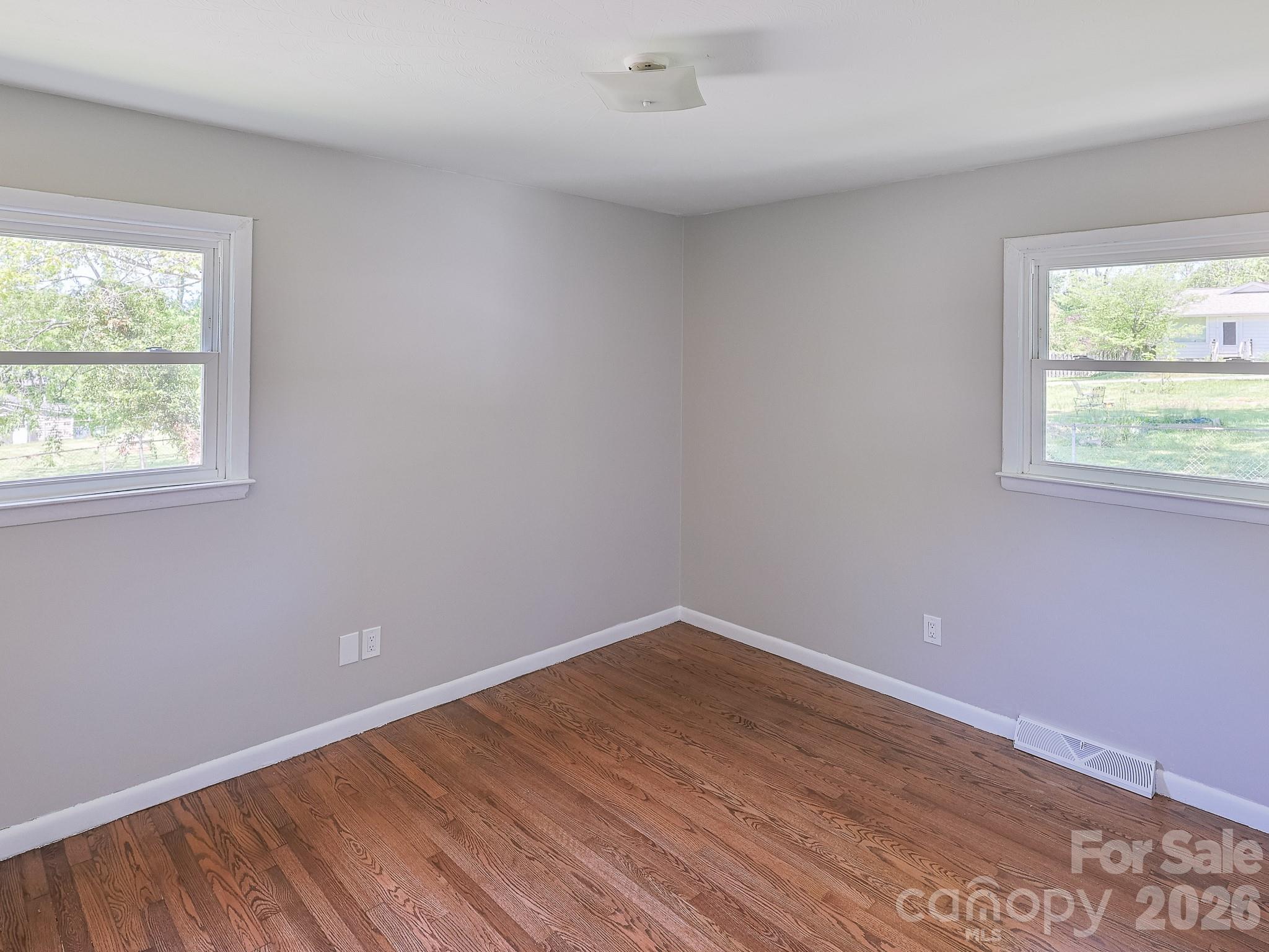 40 Oakley Road — Asheville