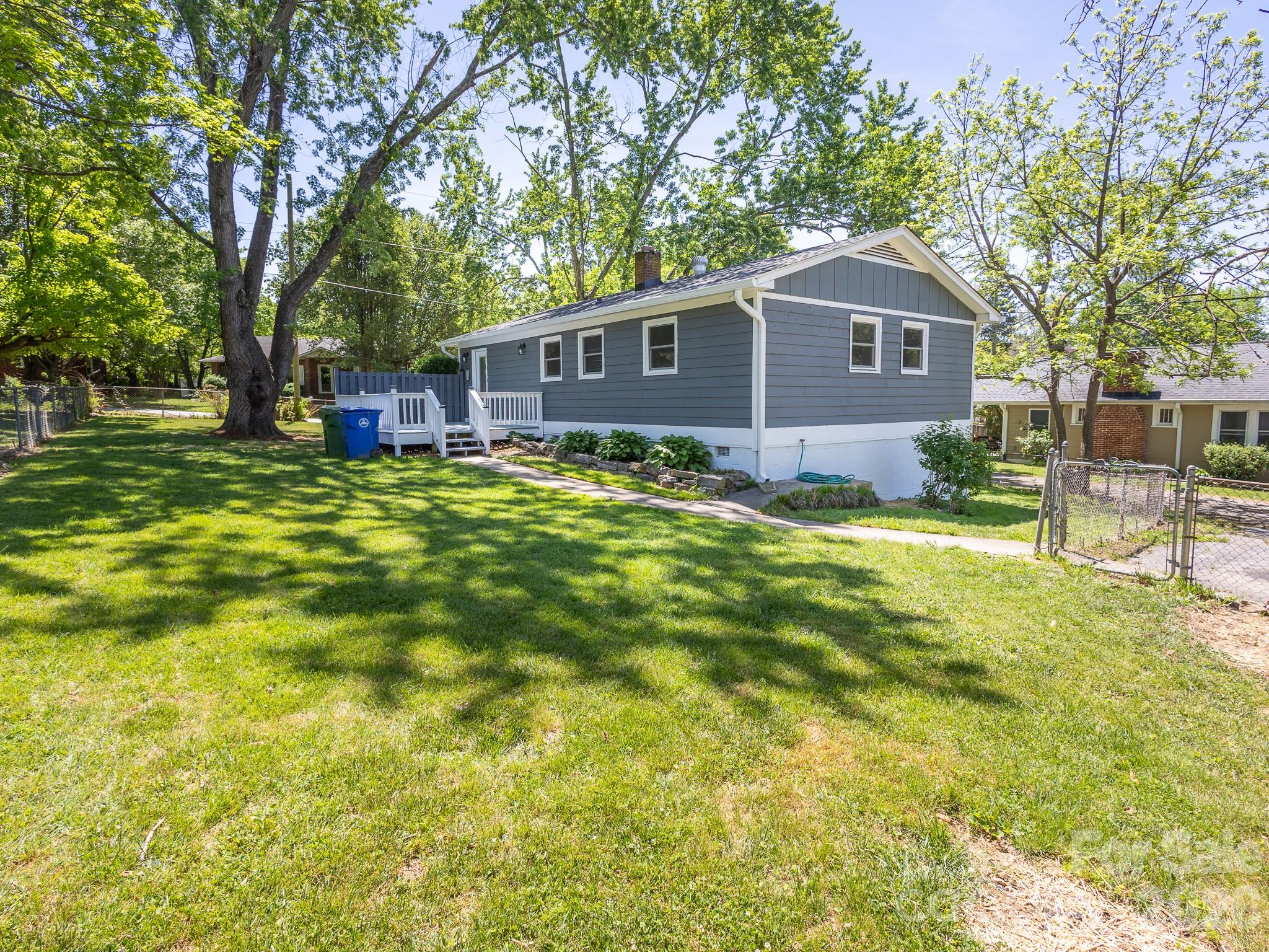 40 Oakley Road — Asheville