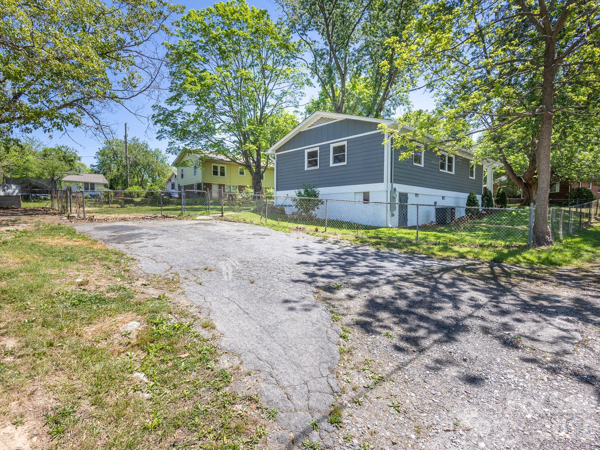 40 Oakley Road — Asheville