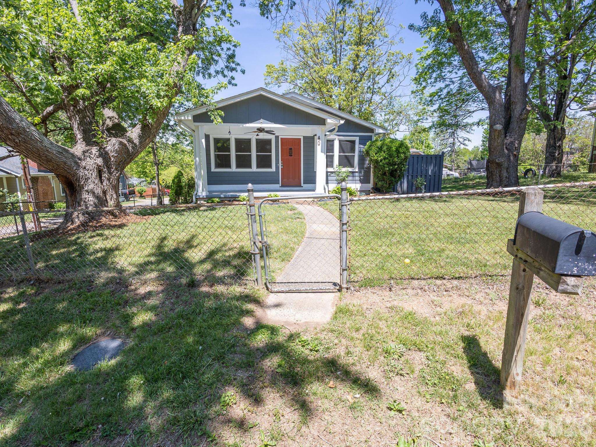 40 Oakley Road — Asheville